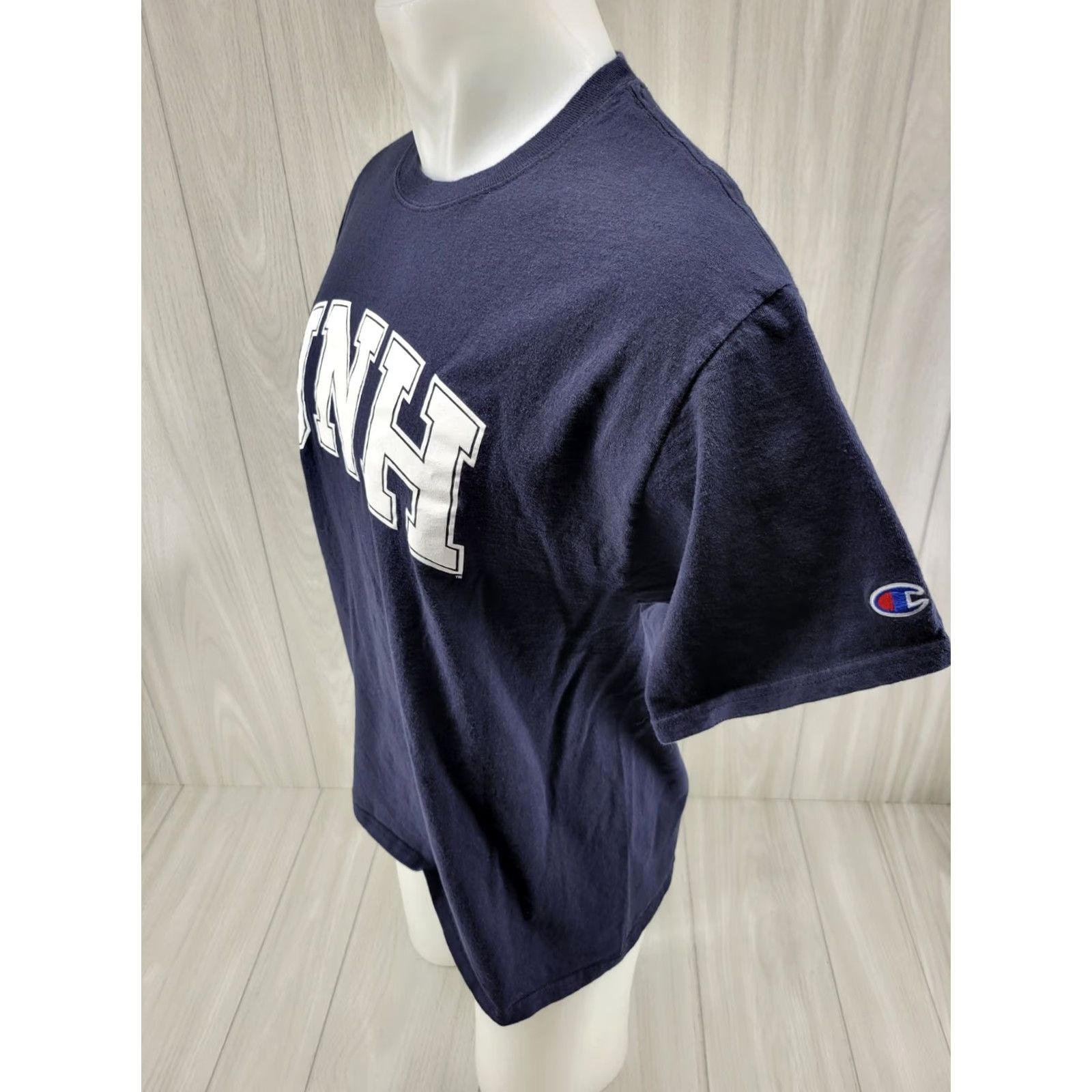 Champion VINTAGE UNH Wildcats College T-Shirt Large Champion Shirt Mens Blue 90s? Size US L / EU 52-54 / 3 - 4 Thumbnail