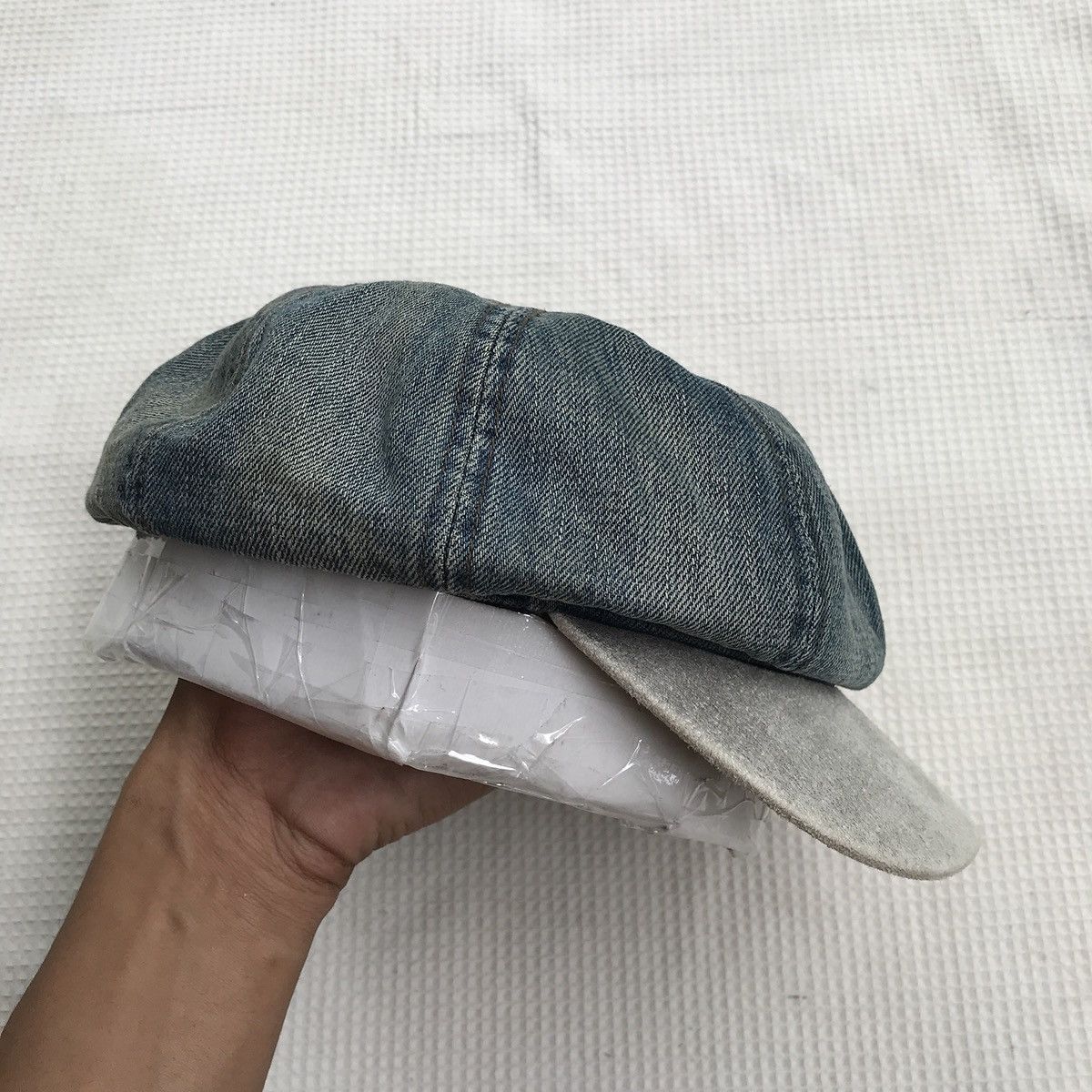 Unsound Rags UNIQUE. Wash denim newsboy by maui and sons Size ONE SIZE - 6 Thumbnail