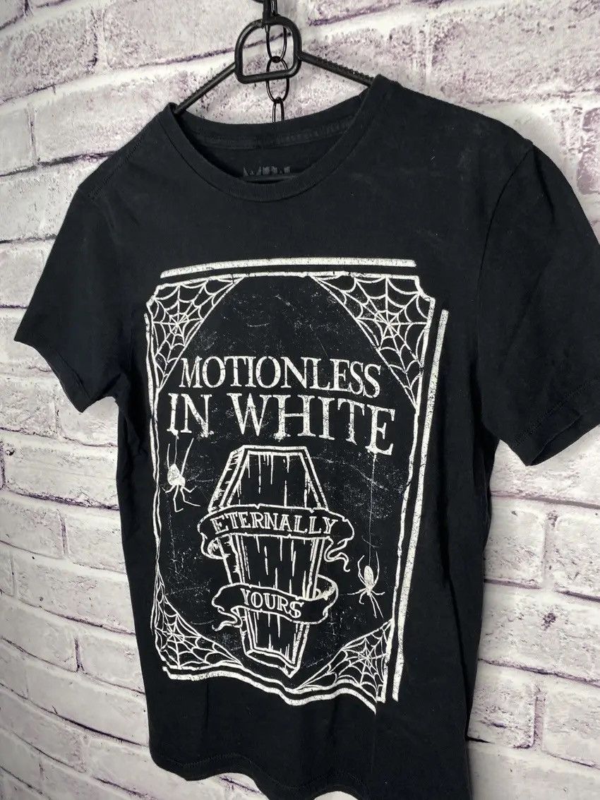 Band Tees MENS Motionless in white T-shirts big logo size S Band Tees Size US S / EU 44-46 / 1 - 2 Thumbnail