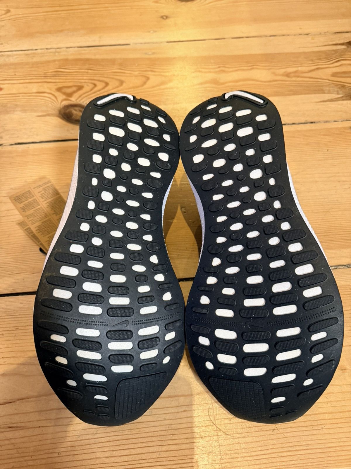 Nike Nike ReactX Infinity Run 4 “Black/White/Dark Grey” DS, US 13 Size US 12 / EU 45 - 5 Thumbnail