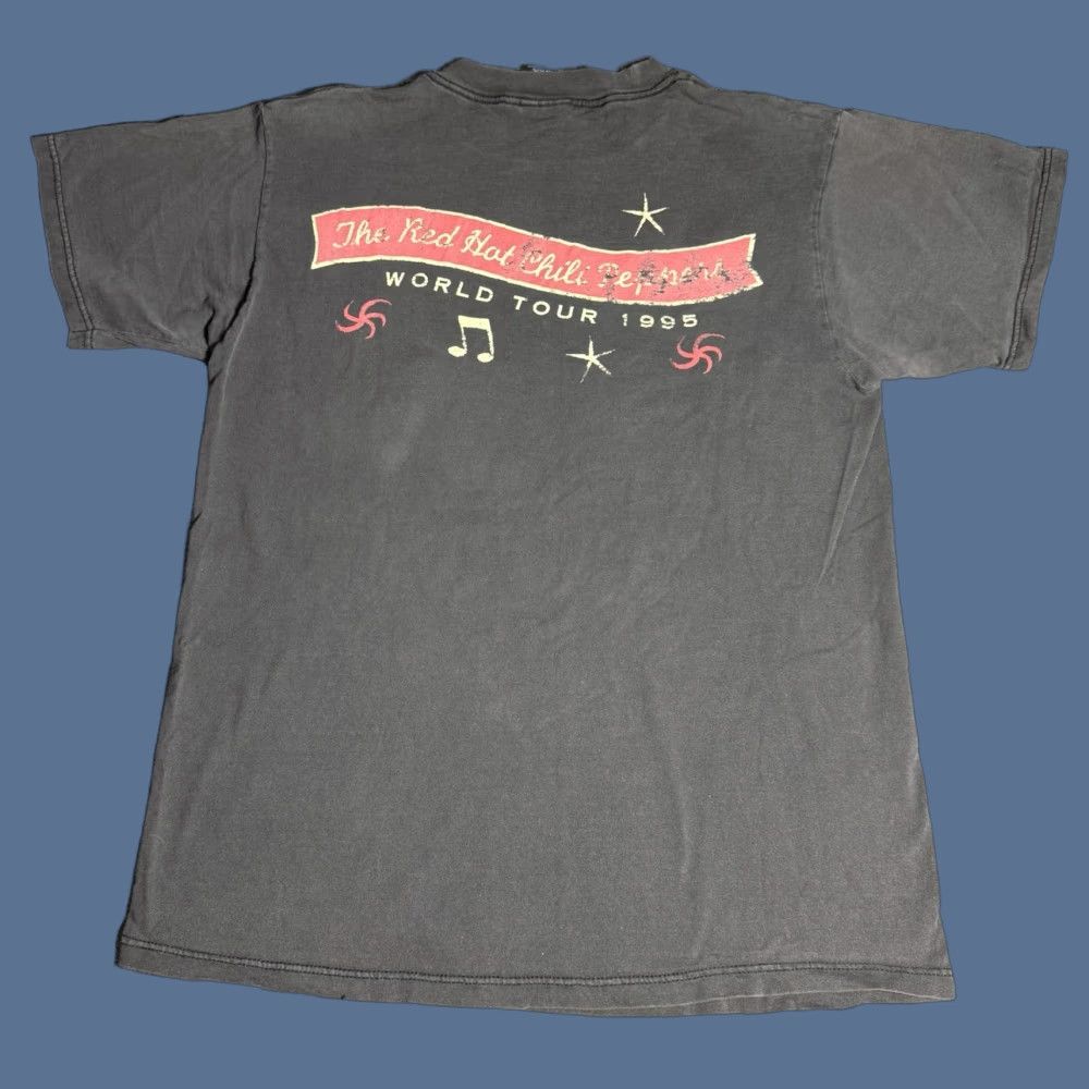 Vintage VINTAGE 1995 Red Hot Chili Peppers One Hot Minute Band T