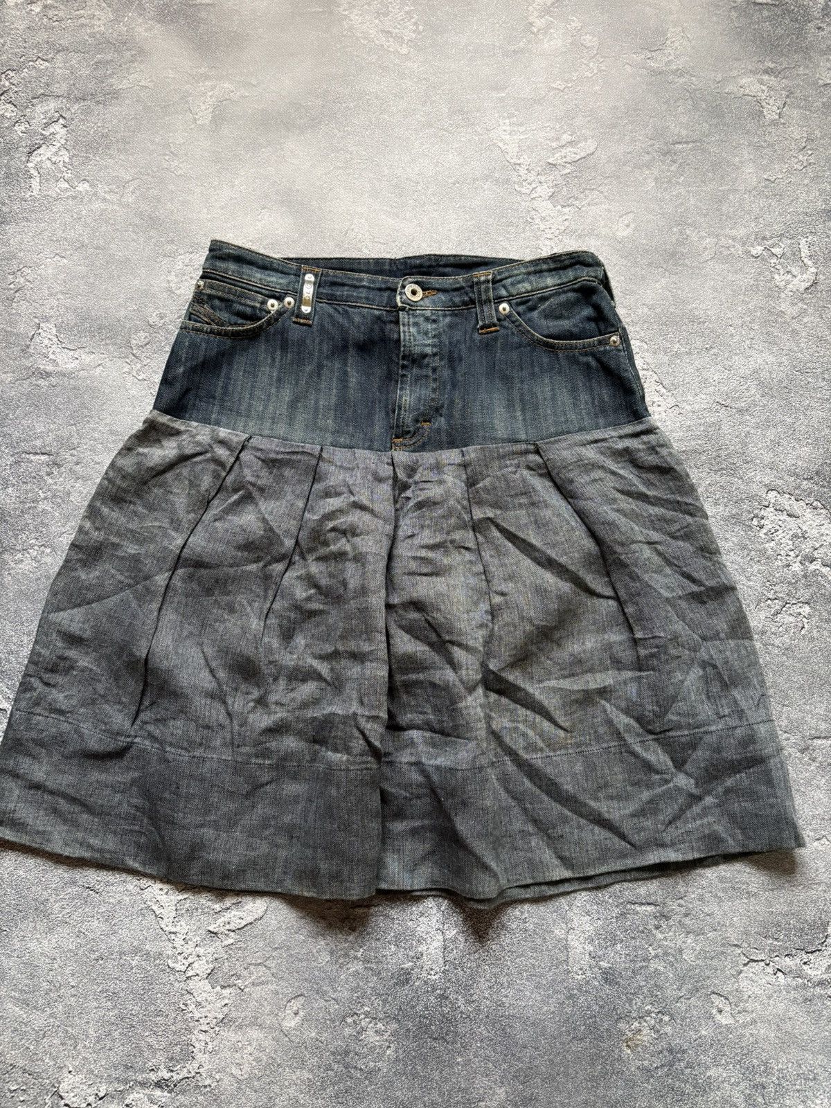Dolce & Gabbana Vintage Dolce & Gabbana Y2K Denim Pleated Skirt Size 38 Size 26" / US 2 / IT 38 - 2 Thumbnail