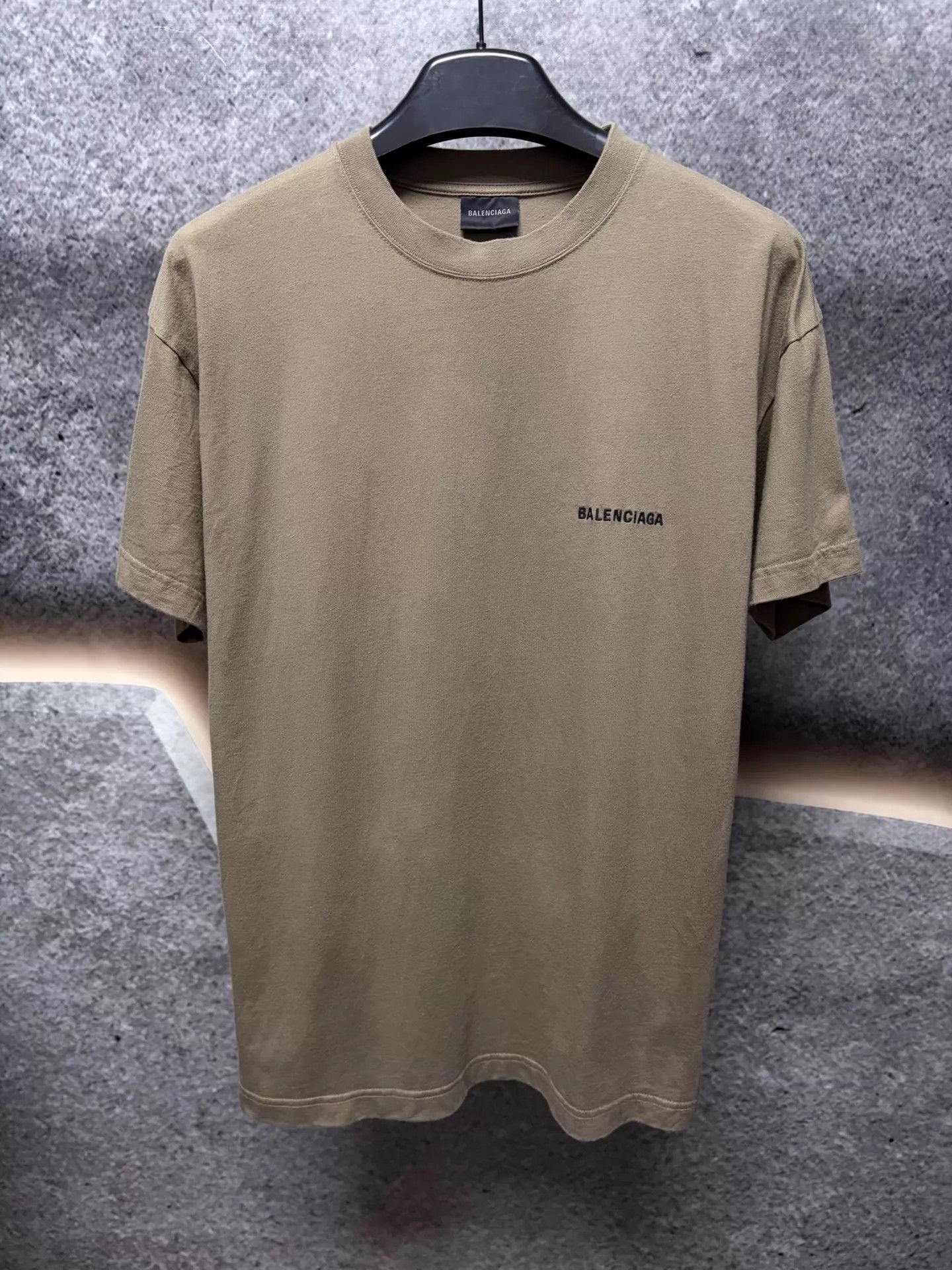 Balenciaga Balenciaga Short Sleeve T-Shirt S Olive Green Size S / US 4 / IT 40 - 1 Thumbnail