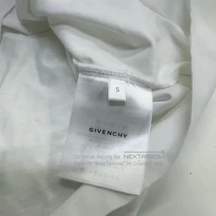 Givenchy GIVENCHY SS23 Men's Pattern Print Short Sleeve T-Shirt. Size US S / EU 44-46 / 1 - 5 Thumbnail