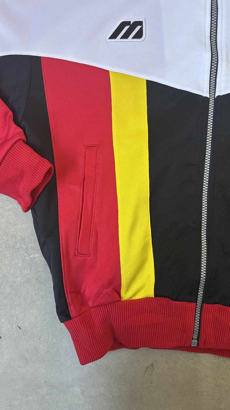 Mizuno VINTAGE MIZUNO NAGOYA GRAMPUS J LEAGUE TRACKTOP Size US L / EU 52-54 / 3 - 2 Thumbnail