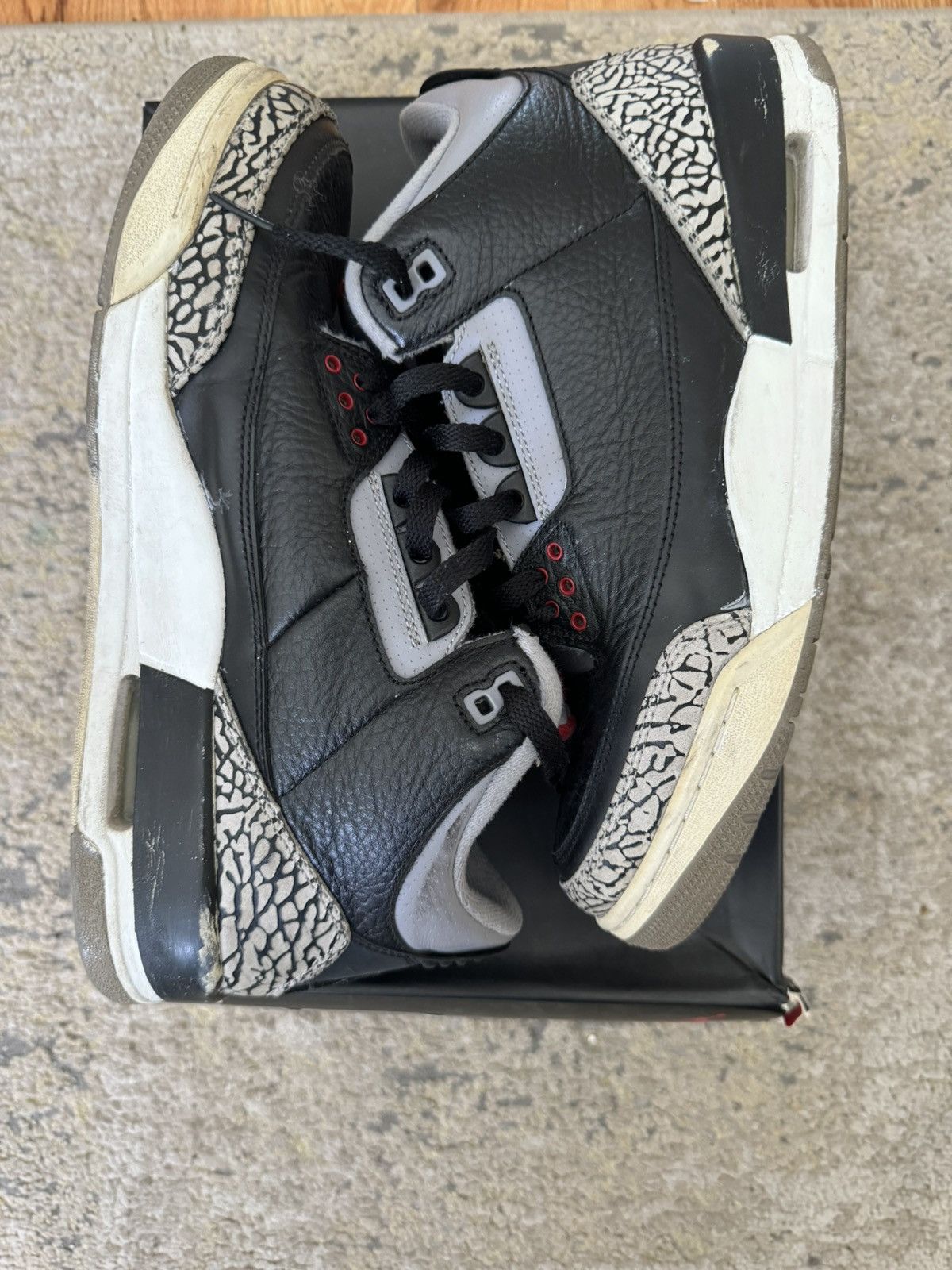 Jordan Brand Nike Air Jordan Retro “Black Cement” M10.5 Size US 10.5 / EU 43-44 - 6 Thumbnail