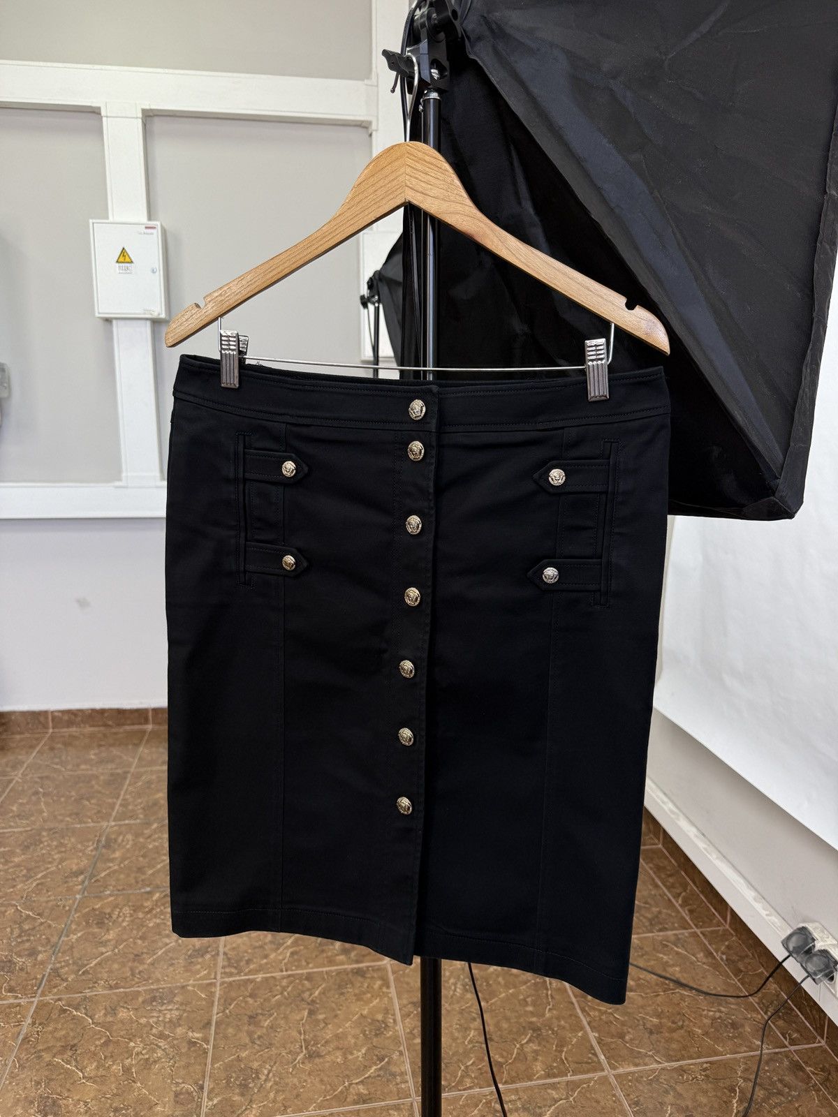 Versace 🇮🇹 Vintage 90s Versace Gold Baroque Barocco Print Skirt Retro Size 30" / US 8 / IT 44 - 2 Thumbnail