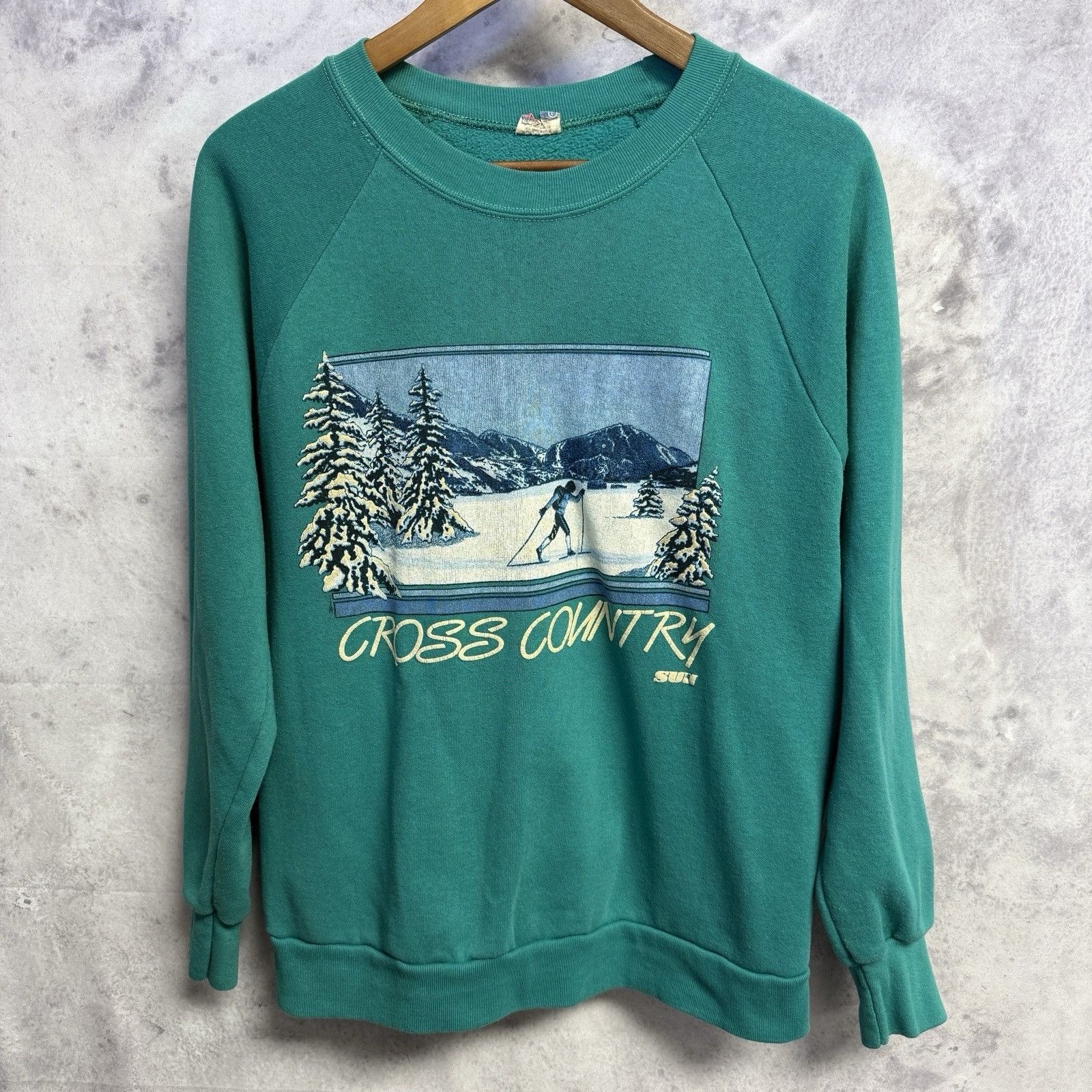 Vintage Vintage 90s Cross Country Skiing Sweatshirt Green Crew Neck Size US L / EU 52-54 / 3 - 1 Thumbnail