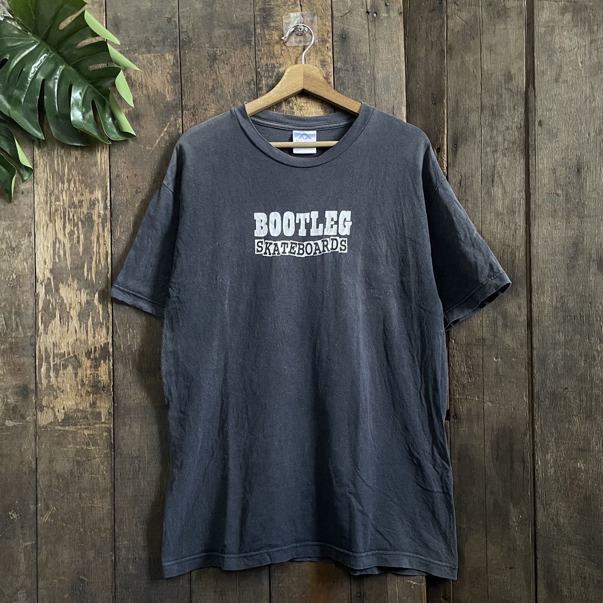 Hook-Ups × Think Skateboards × Vintage Vintage Bootleg Skateboard