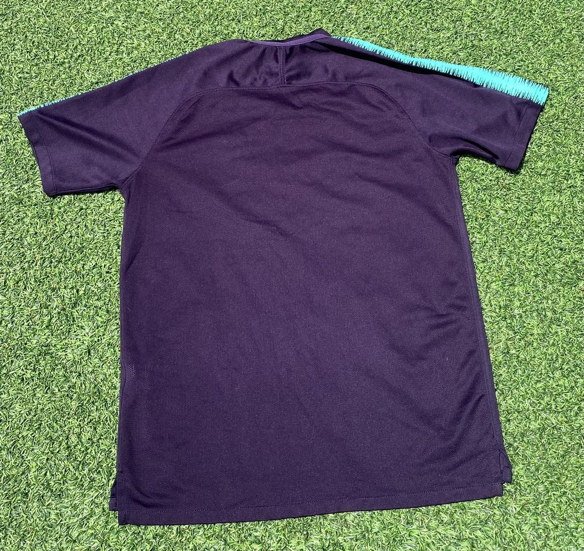 Nike 18/19 FC Barcelona Training Soccer Jersey Size US S / EU 44-46 / 1 - 2 Thumbnail