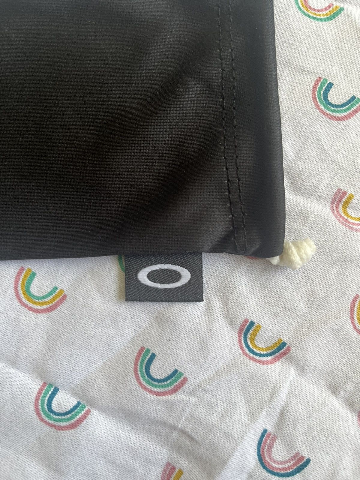 Oakley Oakley Soft Pouch Case Drawstring Clean Cloth Bag Sunglasses Size ONE SIZE - 2 Thumbnail