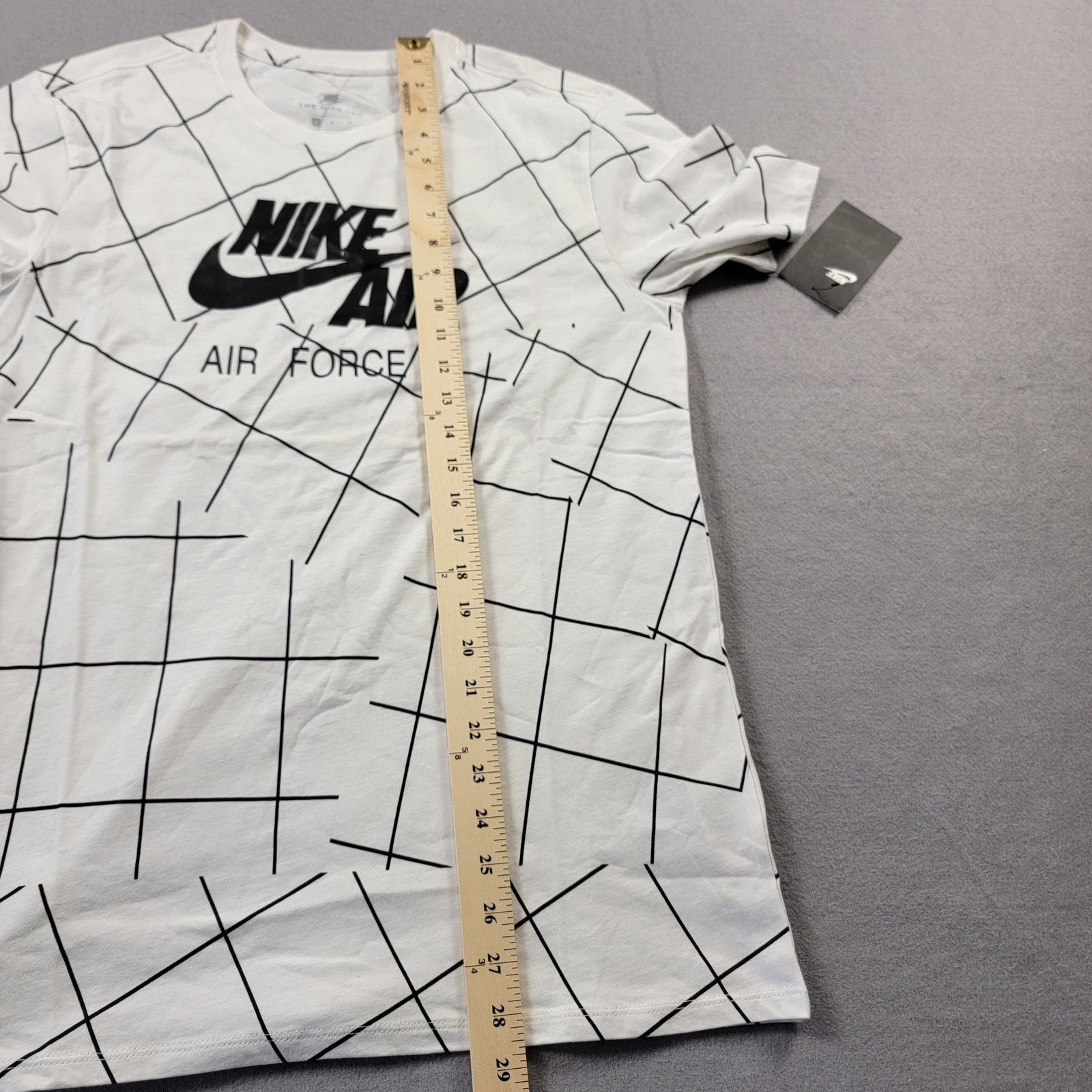 Nike Nike Air Force 1 Graphic Tee Mens Medium White NWT 445 Size US M / EU 48-50 / 2 - 9 Thumbnail