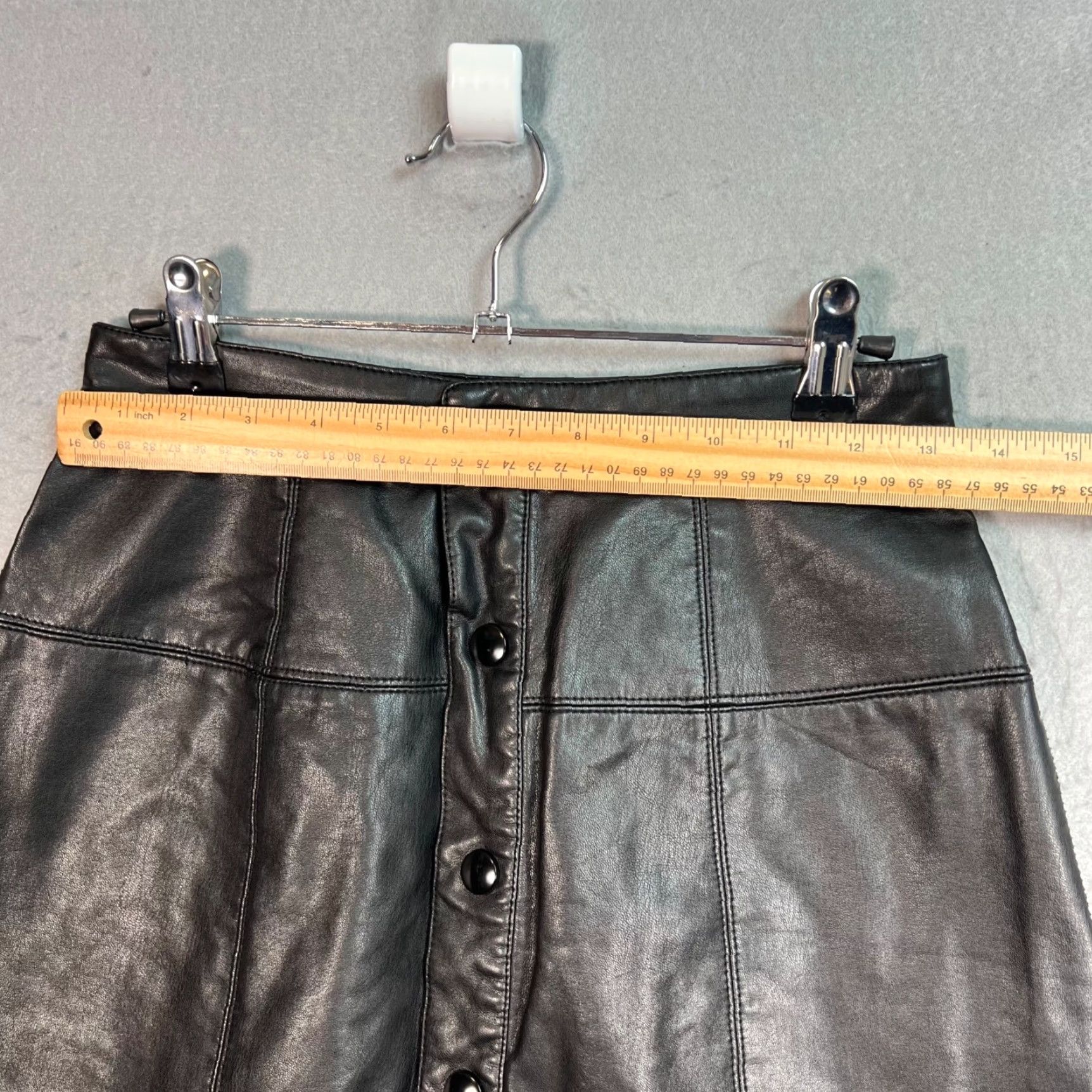 Free People Free People Womens Skirt Mini Black Faux Leather Button Front 2 Adult Womens Black Mini Skirt 2 Black Free People Womens Skirt Mini Button Front 2 Size 26" / US 2 / IT 38 - 5 Thumbnail