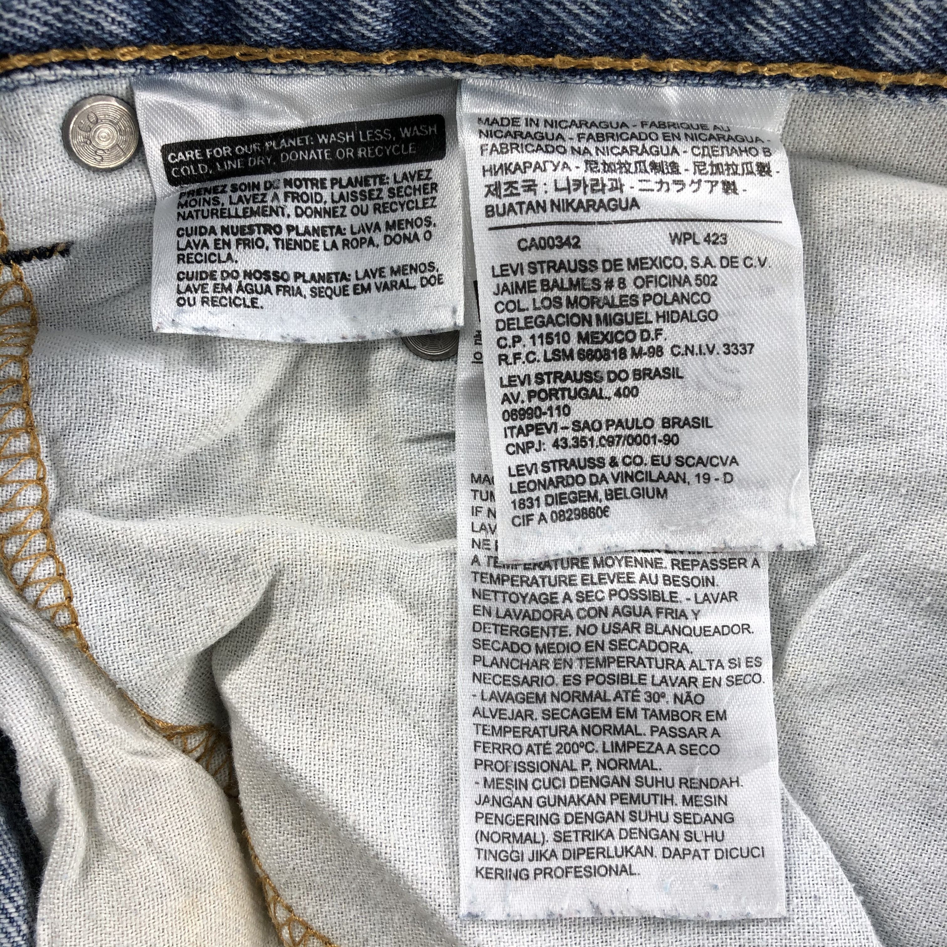 Levi's Vintage Levis 560 Light Wash Jeans- J1324 Size US 43 - 10 Thumbnail