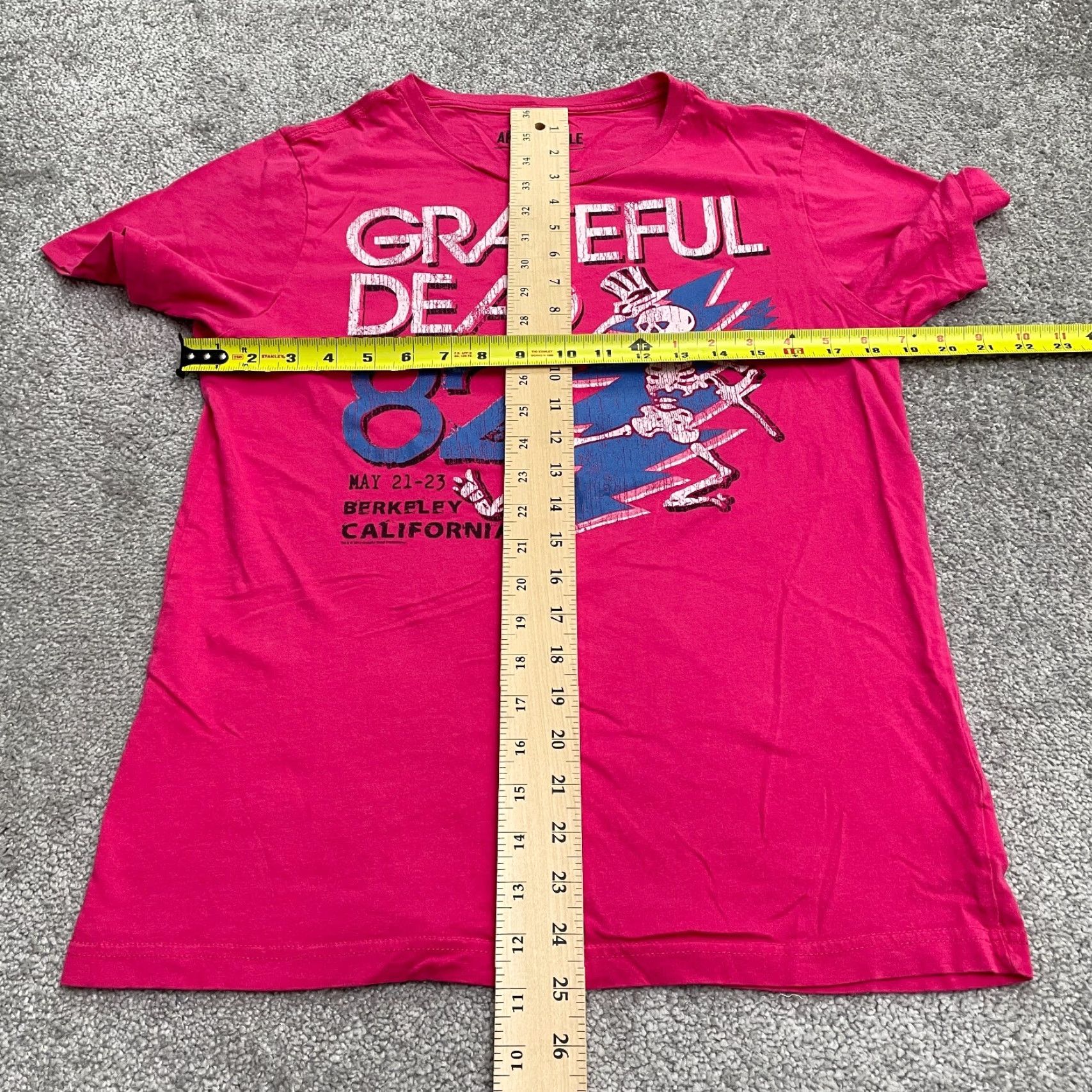 Aeropostale VINTAGE Aeropostale Graphic Band Tee Womens M Pink Round Neck Short Sleeve 80s Music Skull Casual Shirt Size 32" / US 10 / IT 46 - 7 Thumbnail