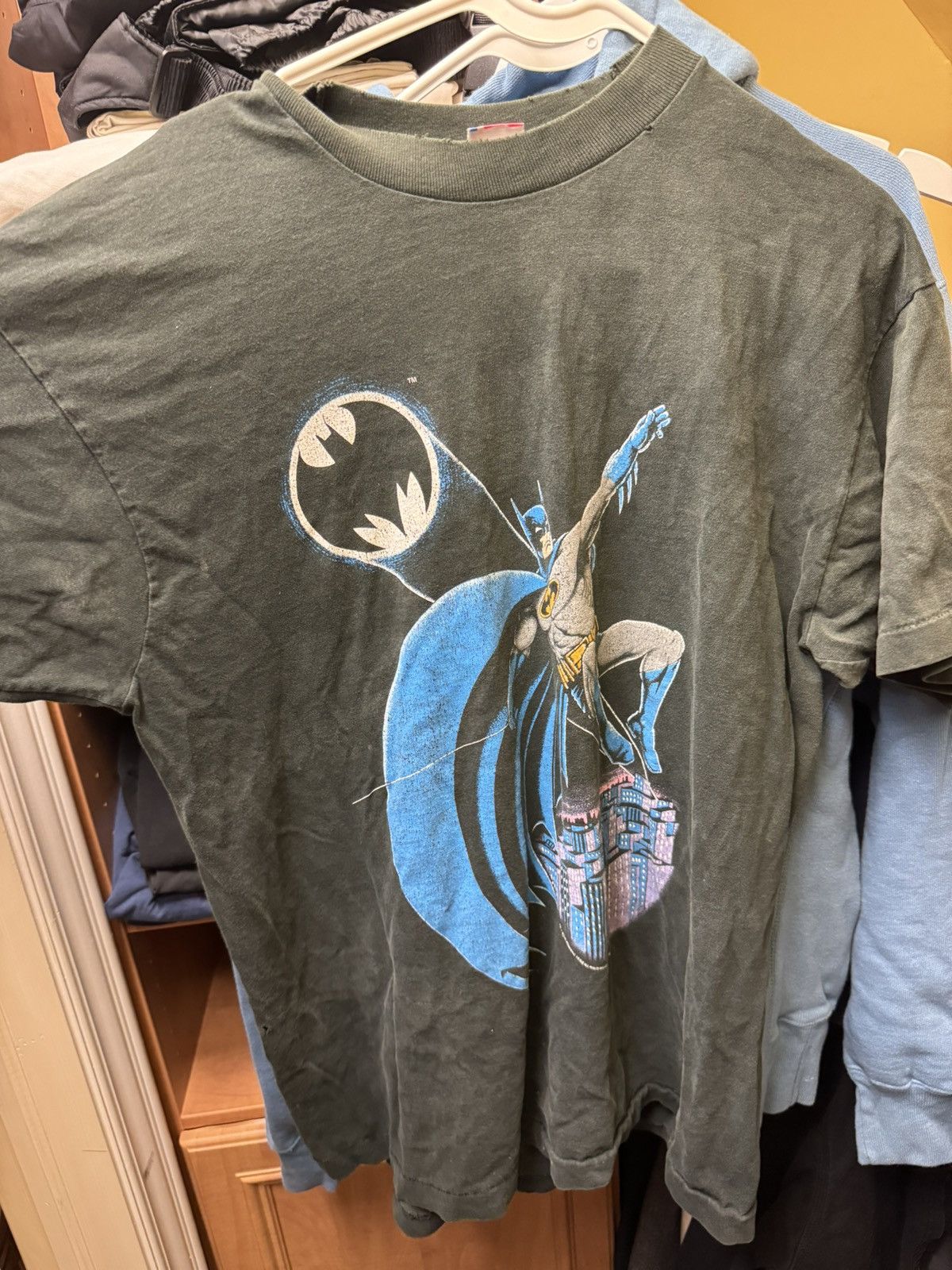 image of Vintage 1988 Dc Comics Batman Caped T-Shirt Size XL in Black, Men's