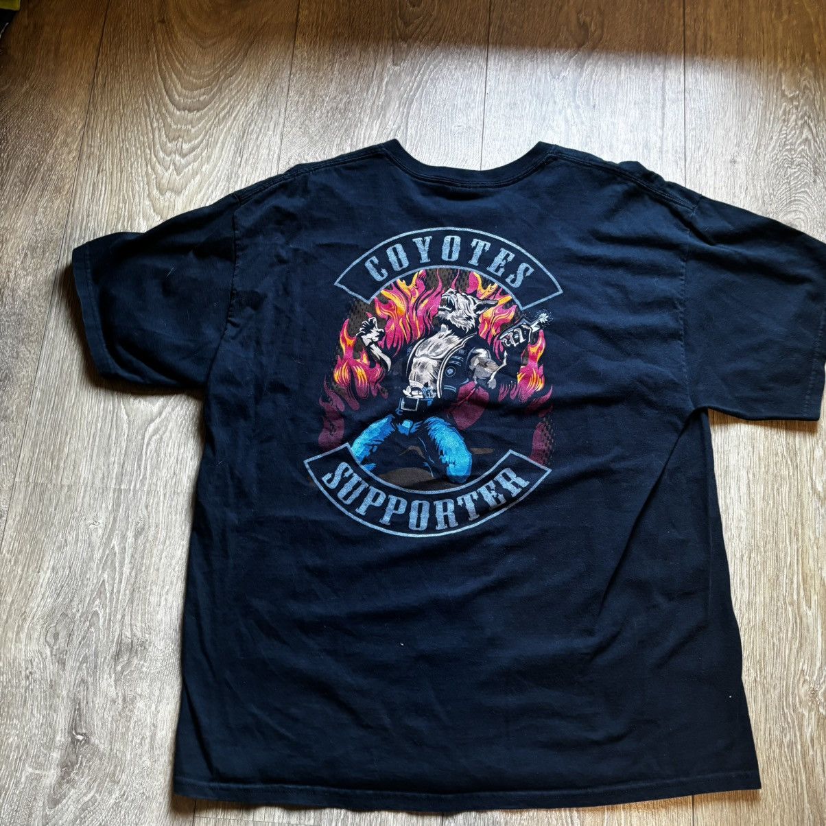 Gildan Y2K 2000s Coyotes Supporter Biker Tee Graphic T Shirt Size US M / EU 48-50 / 2 - 2 Thumbnail