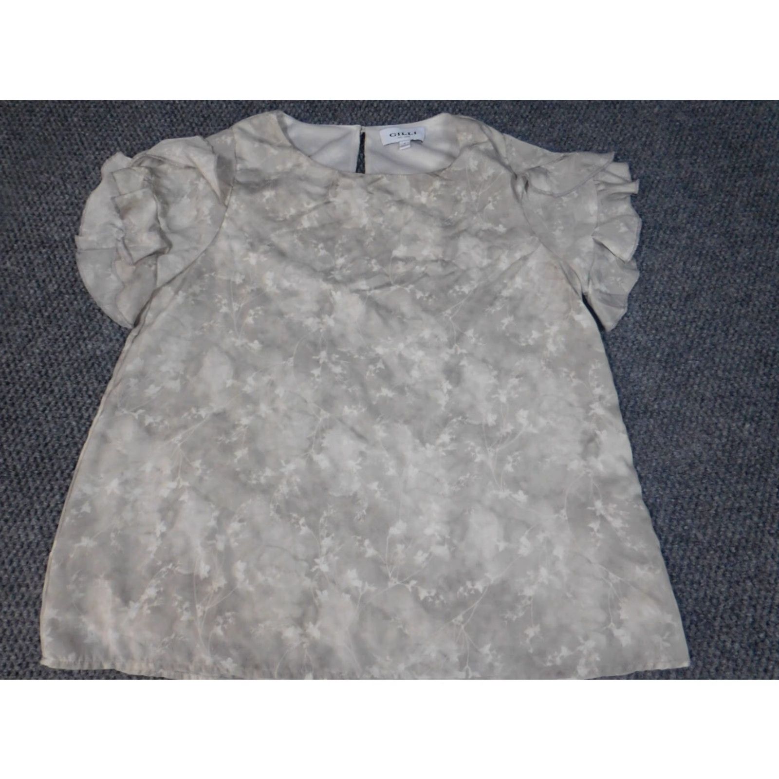 Vintage Gilli Blouse Shirt Womens Small Gray Floral Cotton Dolman Sleeve Round Neck Pullover Short Sleeve Casual Regular Size S Buttons Size S / US 4 / IT 40 - 3 Thumbnail