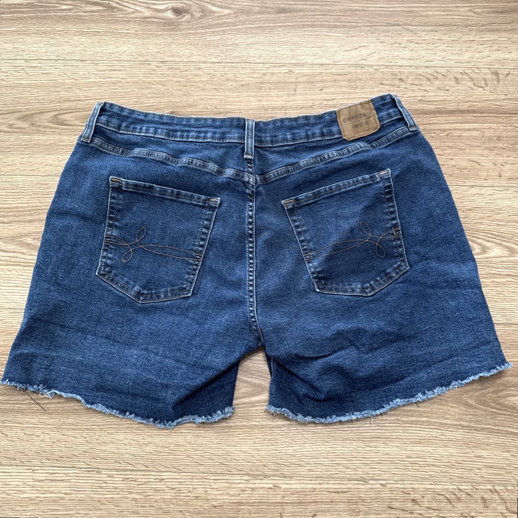 Denizen VINTAGE Denizen Women's Shorts Blue Mid Rise Cotton Blend Cut-Off Size 14 Size 36" / US 14 / IT 50 - 8 Thumbnail