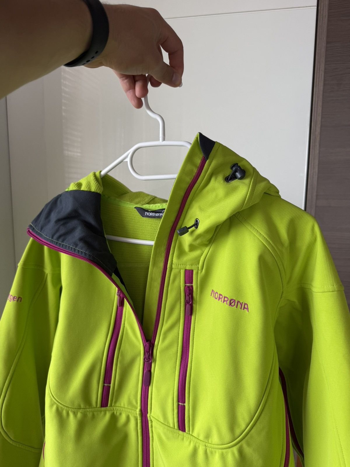 Norrona Norrona Trollveggen Flex3 Birch Tree Green Woman’s Jacket Size L / US 10 / IT 46 - 13 Thumbnail