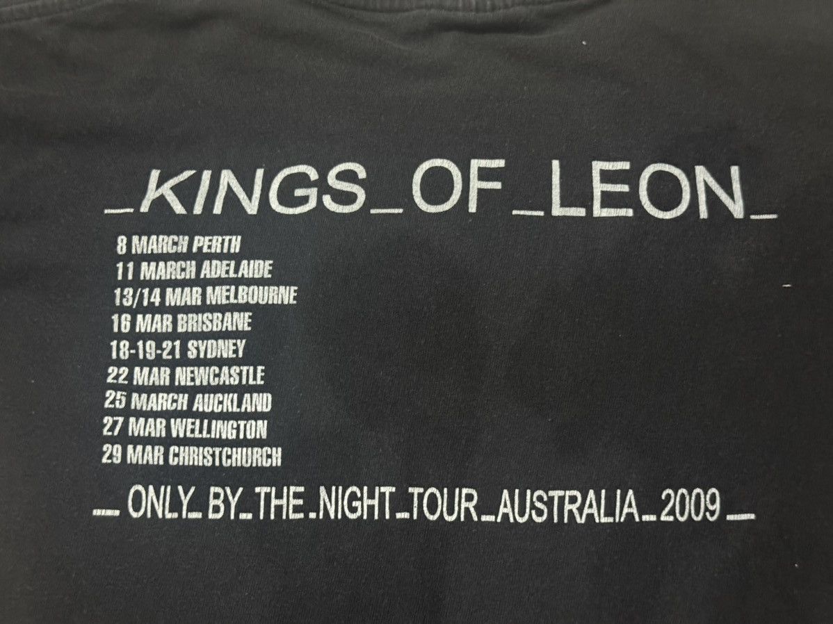 Band Tees Vintage 00s Kings of Leon Only by The Night Tour T Shirt Y2K Size US S / EU 44-46 / 1 - 6 Thumbnail