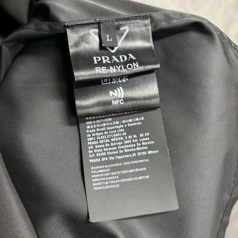 Prada Prada The latest black triangle long-sleeved shirt 2501-Ne Size US L / EU 52-54 / 3 - 6 Thumbnail