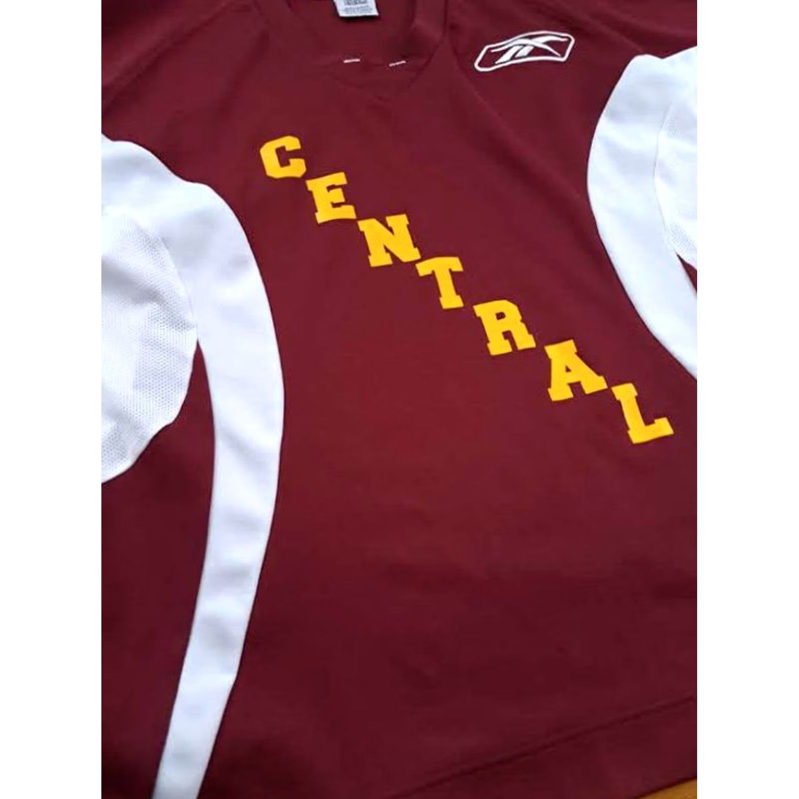 Reebok Reebok CCM Printed Hockey Jersey L Men Burgundy Central Michigan Chippewas Sweatshirt Pullover 29in Long 25-26in Chest Size US L / EU 52-54 / 3 - 8 Thumbnail