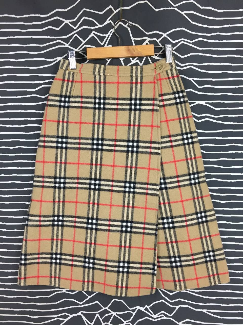 Burberry Vtg Burberry Nova Check Wool Blend Wrap Skirt Size M Size 24" / US 00 / IT 34 - 1 Thumbnail