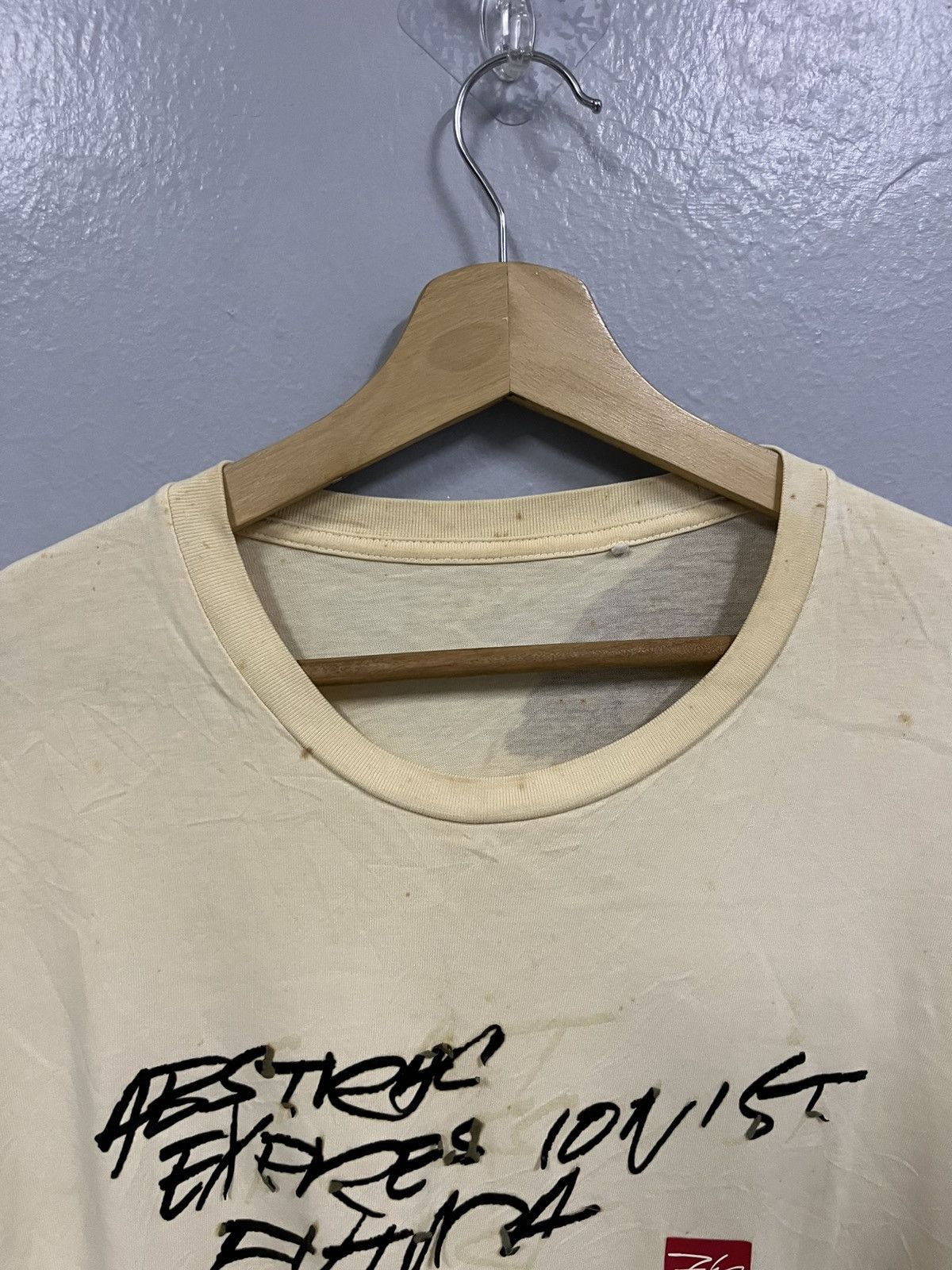 Futura × Uniqlo Futura X Uniqlo Tee Size US XL / EU 56 / 4 - 3 Thumbnail