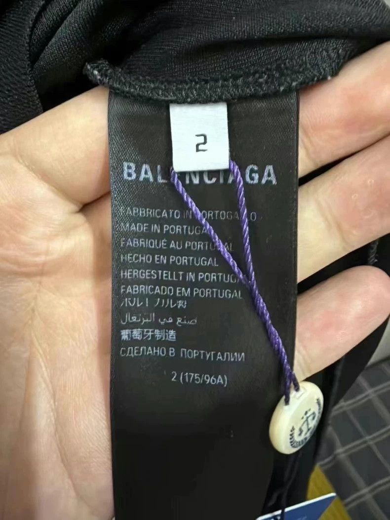 Balenciaga Balenciaga Colorful Lion Manchester United Football Logo S Size US M / EU 48-50 / 2 - 4 Thumbnail
