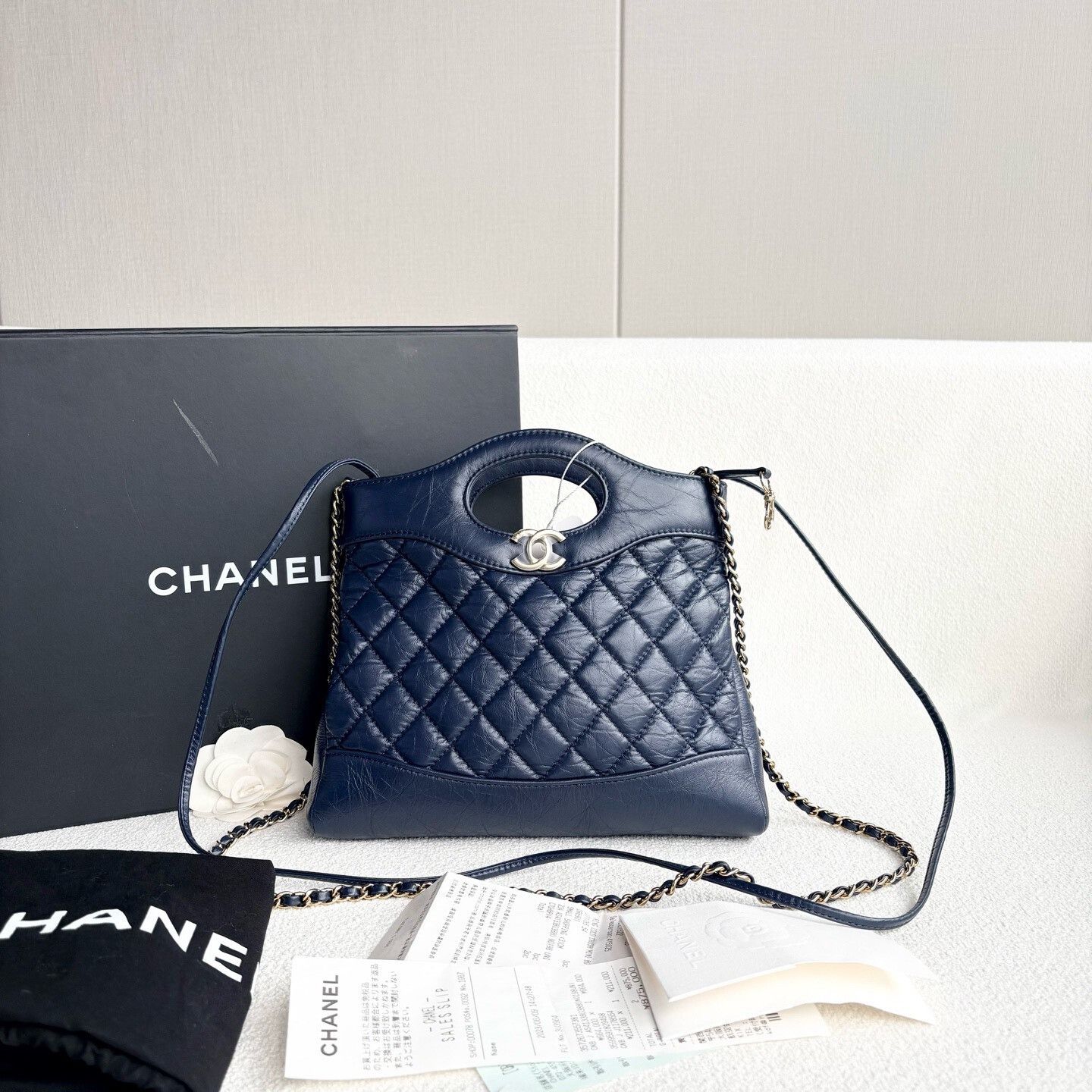 Chanel Pre-loved Bag Very good condition Size ONE SIZE - 1 Thumbnail