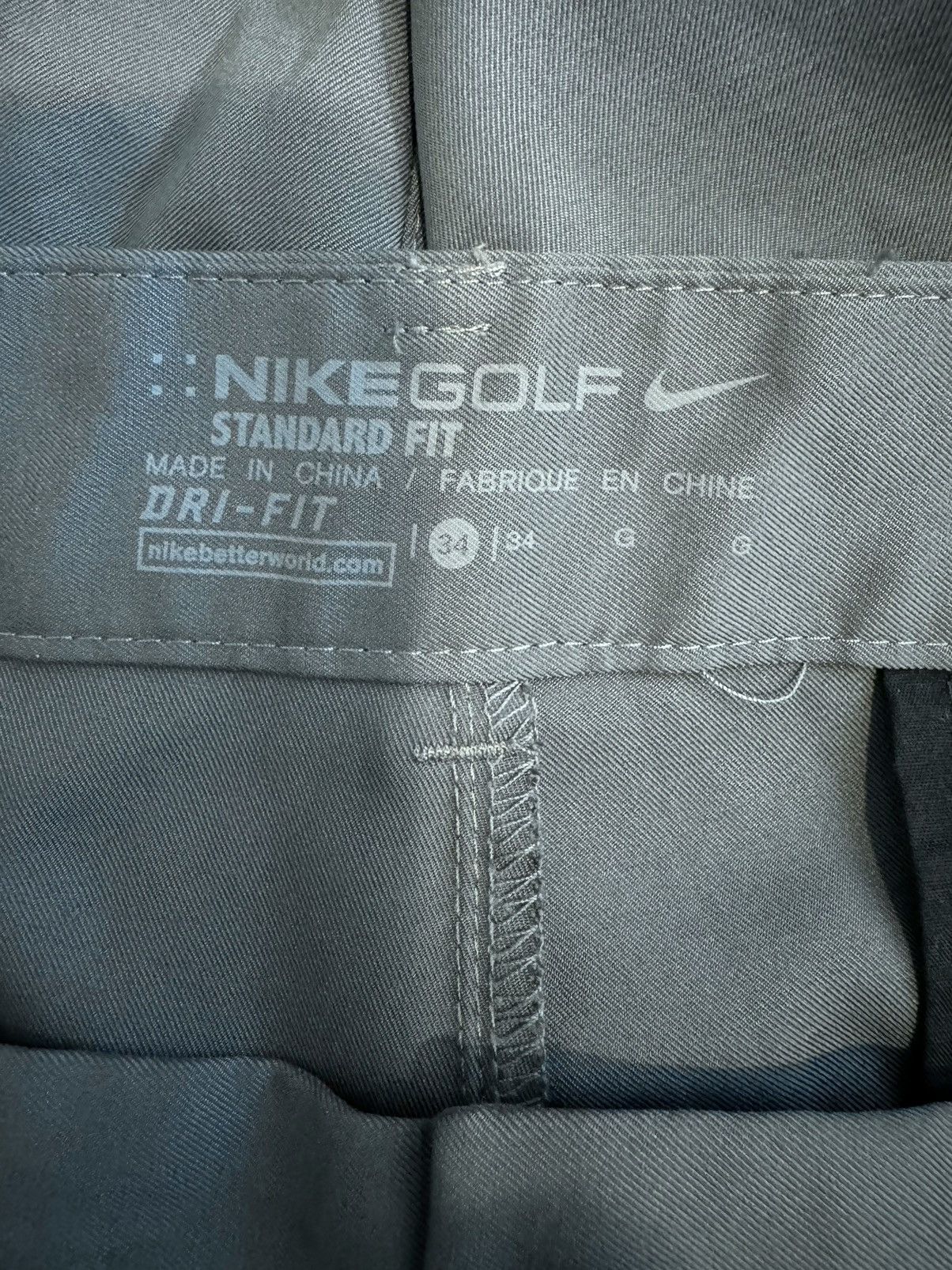 Nike EUC Nike Golf Short in Grey Size US 34 / EU 50 - 11 Thumbnail