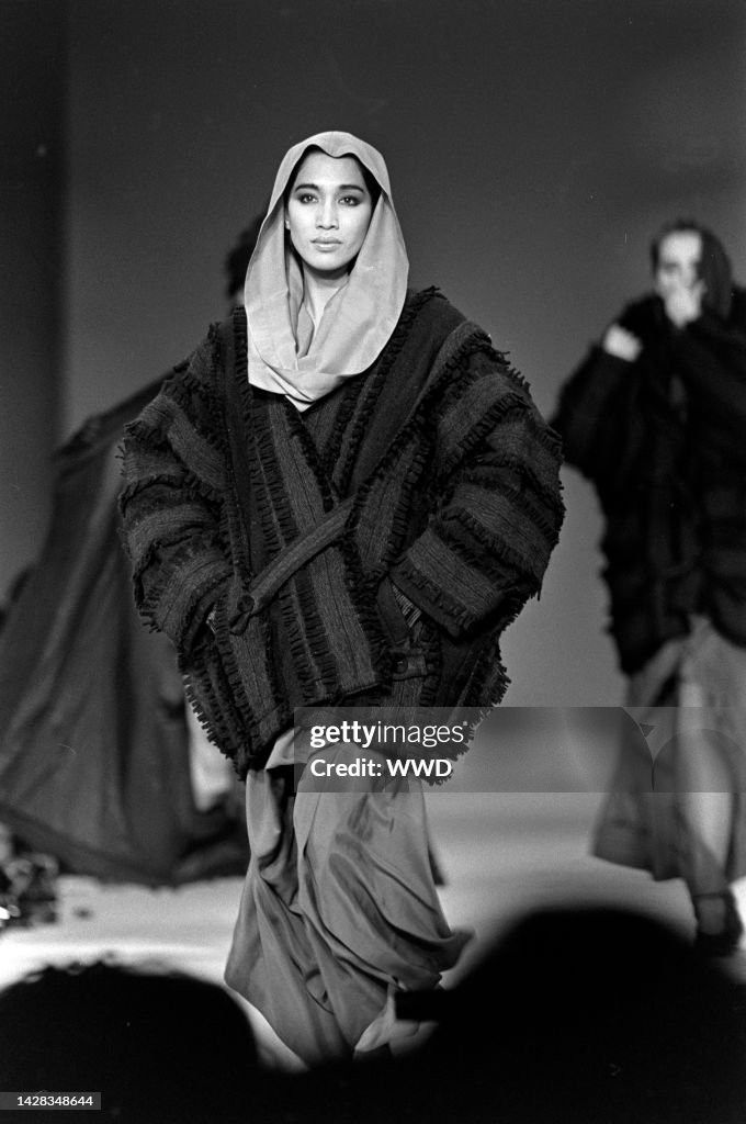 Issey Miyake AW1985 Issey Miyake Wool Fringe Cocoon Jacket Size ONE SIZE - 10 Thumbnail