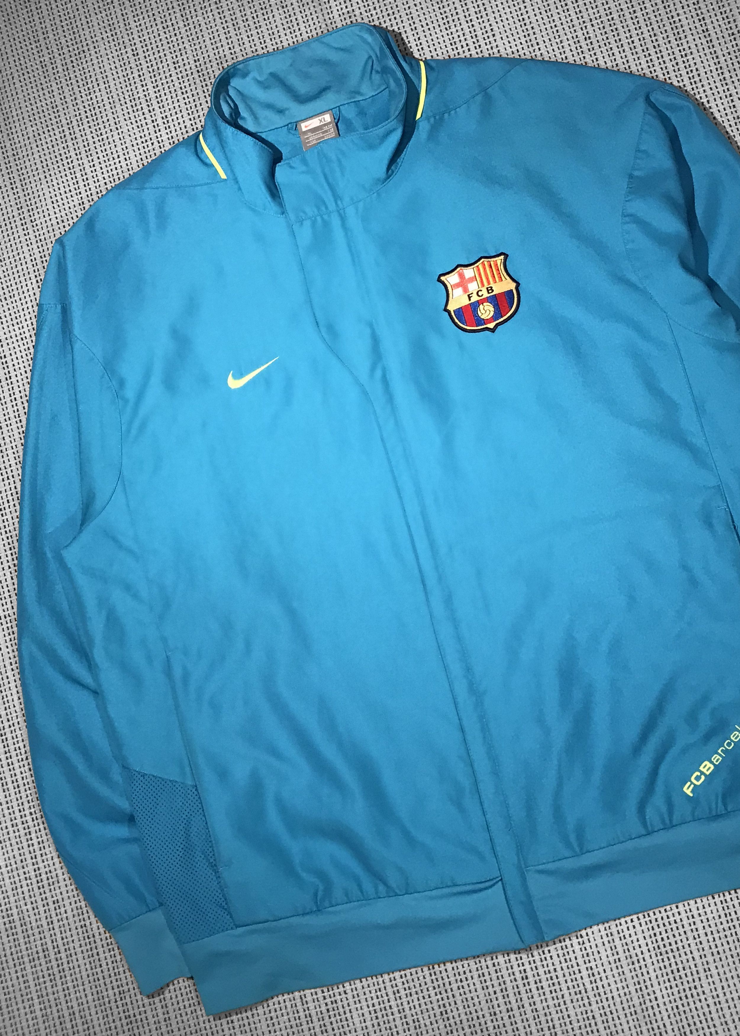 Nike Nike F.C. Barcelona 07/08 football jacket (XL) Size US XL / EU 56 / 4 - 2 Thumbnail