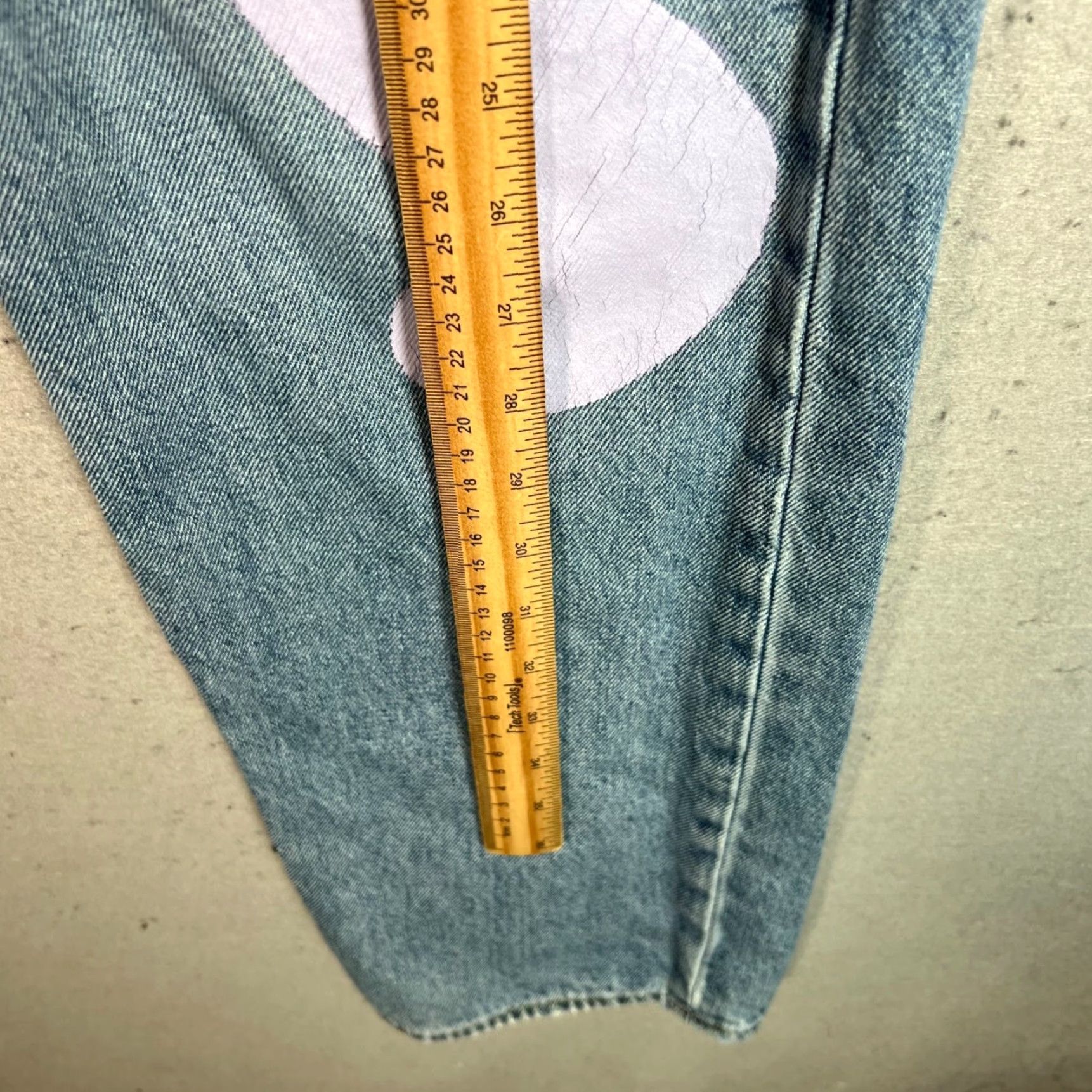 Levi's Levi's 551 Jeans - Denim Straight Leg Men’s Jeans 32x32 Blue Vintage/Used 8/10 Boys? No, Mens. Size US 32 / EU 48 - 7 Thumbnail