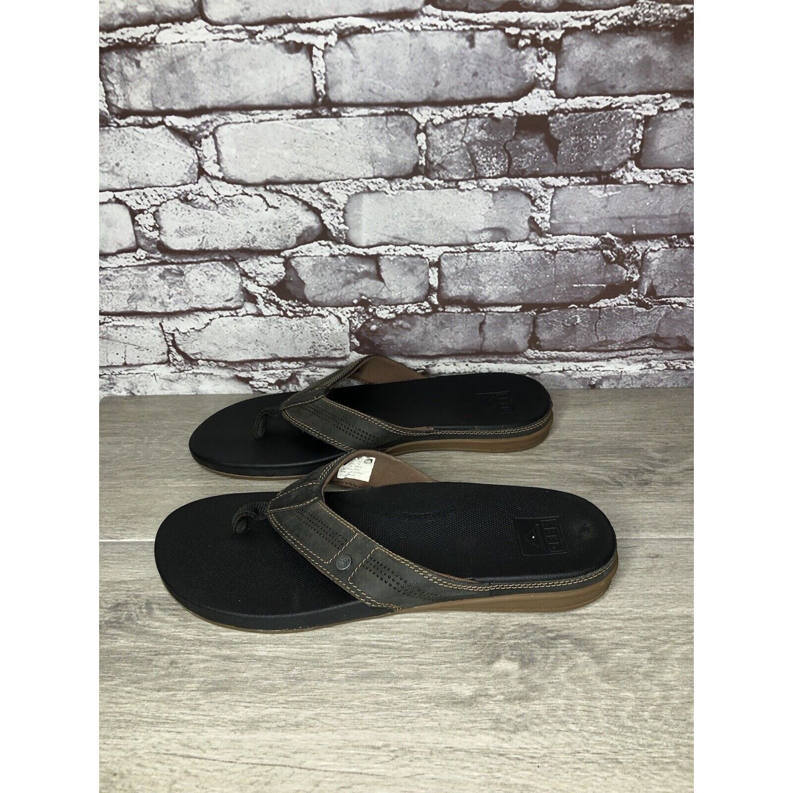 REEF Reef Gray Synthetic Flip-Flops ￼Casual Beach Sandals Men Sz Size US 11 / EU 44 - 13 Thumbnail