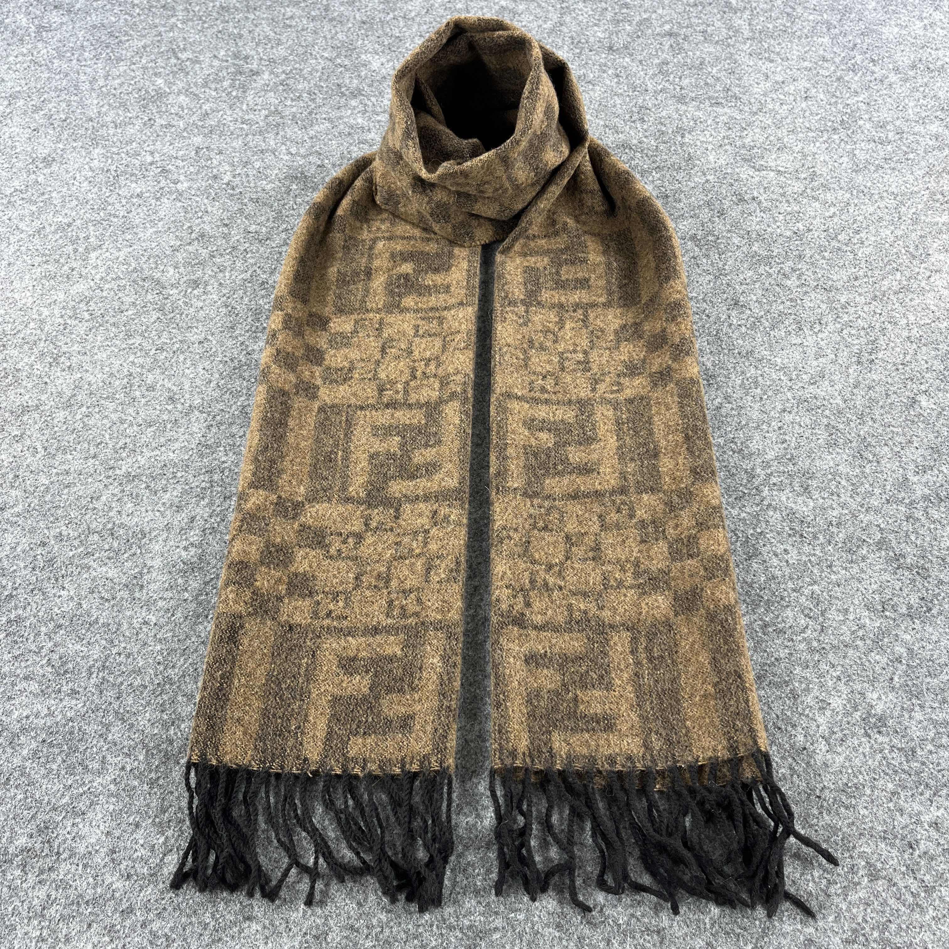 Fendi Fendi Scarf / Muffler / Neckwear K020 Size ONE SIZE - 1 Thumbnail