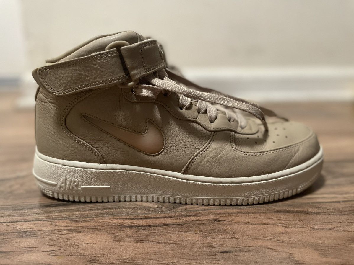 Jordan Brand Air Jordan 1 Mid PRM “Jewel” Size US 9.5 / EU 42-43 - 3 Thumbnail