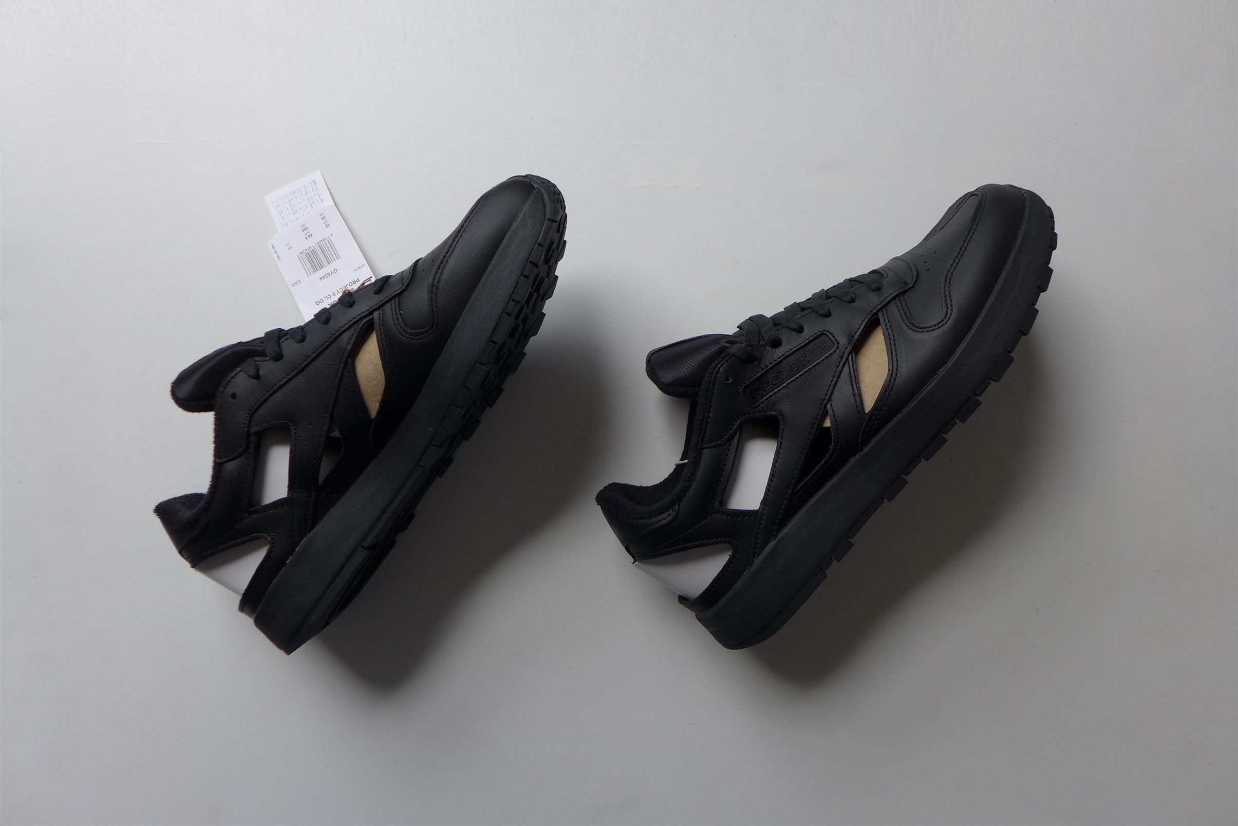 Maison Margiela Magiela x Reebok Tabi Black Classic Leather DQ Sneakers Size US 12 / EU 45 - 7 Thumbnail