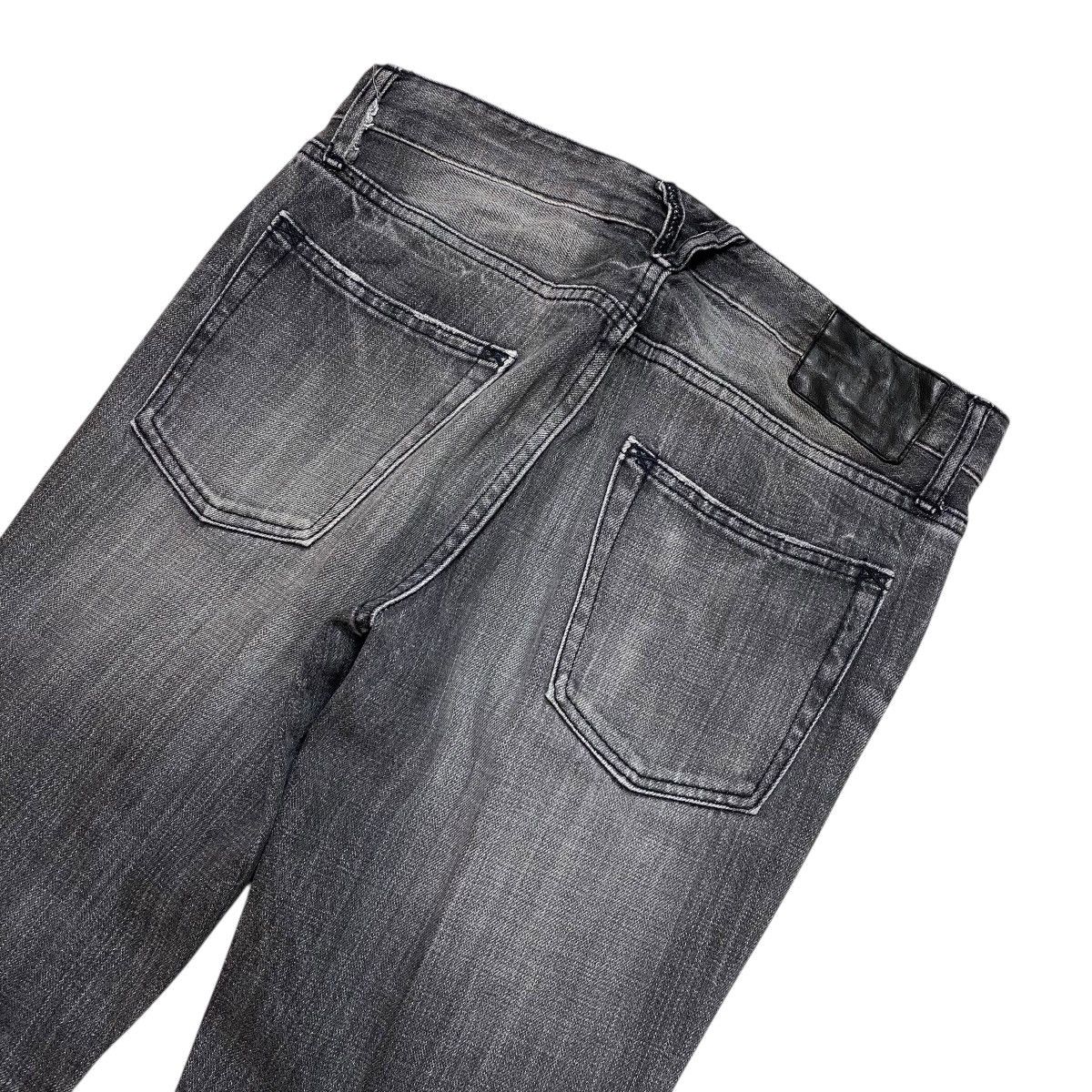 Fragment Design × Vanquish Vanquish Distressed Washed Denim Pants Size US 31 - 6 Thumbnail