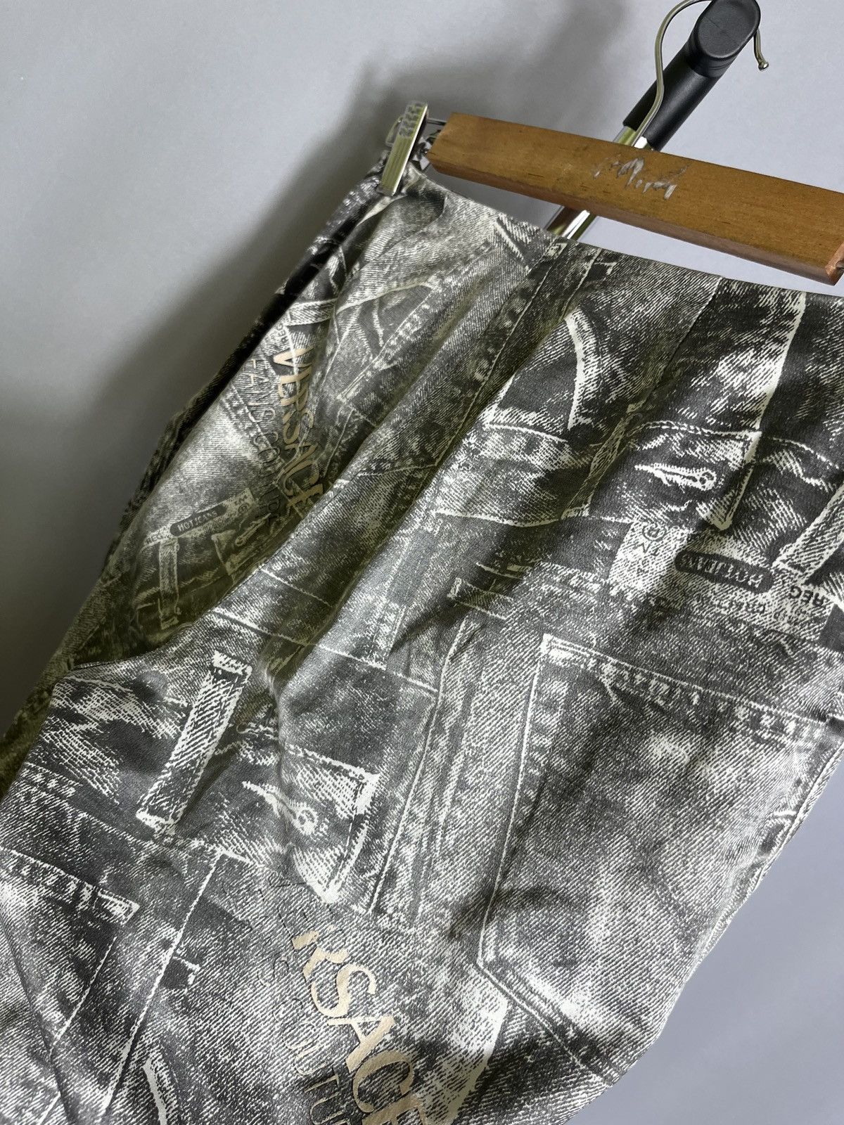 Versace Versace jeans couture woman pants monogram gray Sz 40 Size 27" / US 4 / IT 40 - 9 Thumbnail