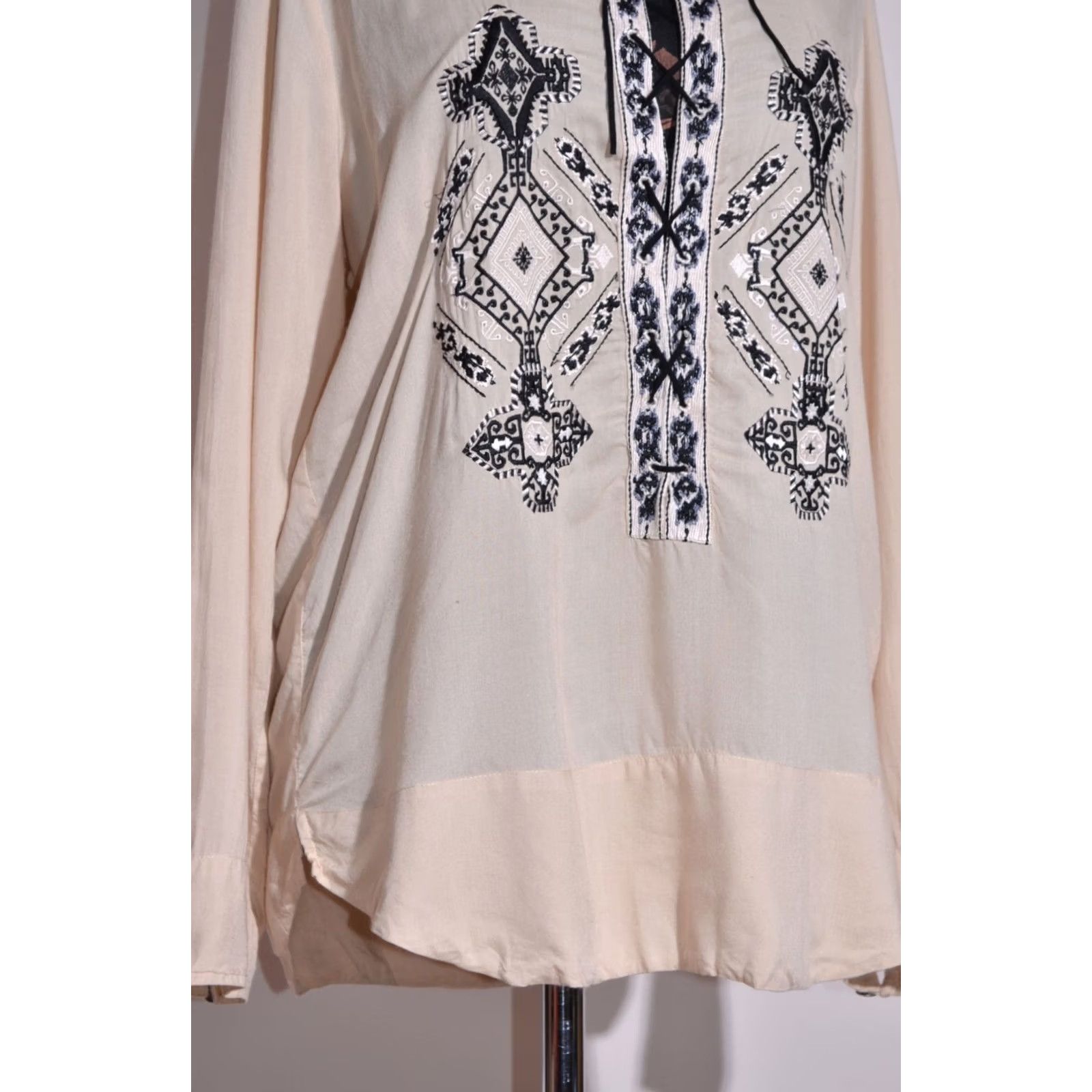 Vintage VINTAGE? No. Odd Molly Embroidered Top Blouse Beige Modal Size 3 Women Long Sleeve Shirt Size XS / US 0-2 / IT 36-38 - 3 Thumbnail