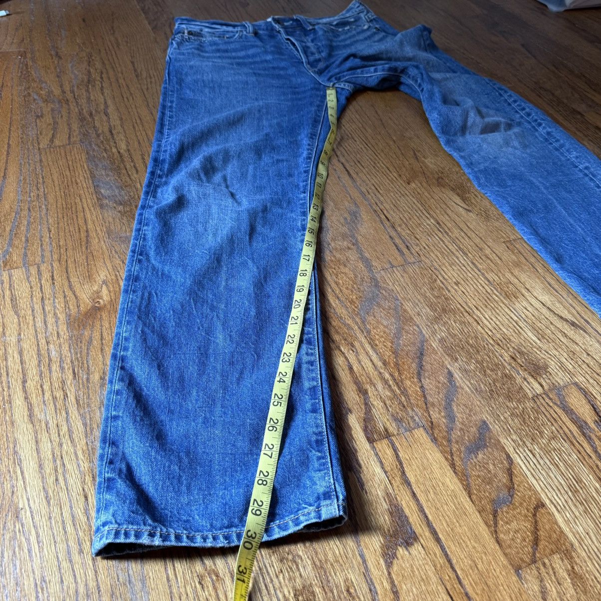 Todd Snyder Todd Snyder Straight Selvedge Jean in Medium Wash Size 30/30 Size US 30 / EU 46 - 9 Thumbnail