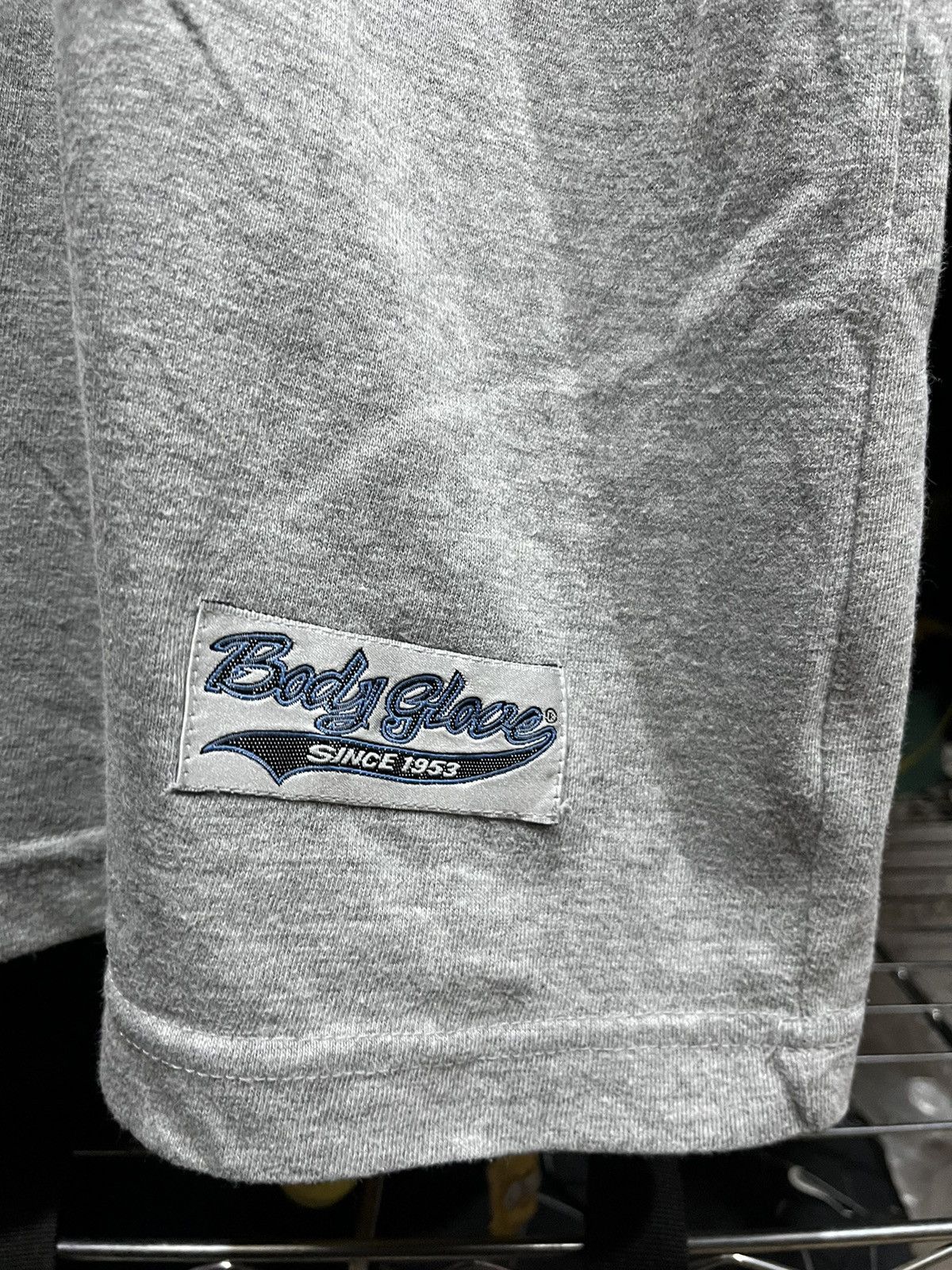 Body Glove × Vintage Body Glove Surfboard Branded Tee Logo 00s Size US L / EU 52-54 / 3 - 3 Thumbnail