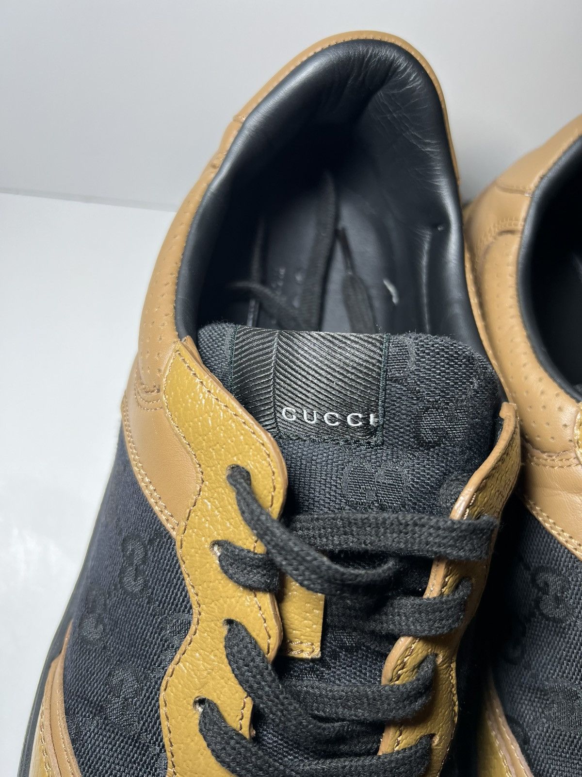Gucci Gucci GG Supreme Embossed Chunk Low Camel and black leather Size US 13 / EU 46 - 9 Thumbnail