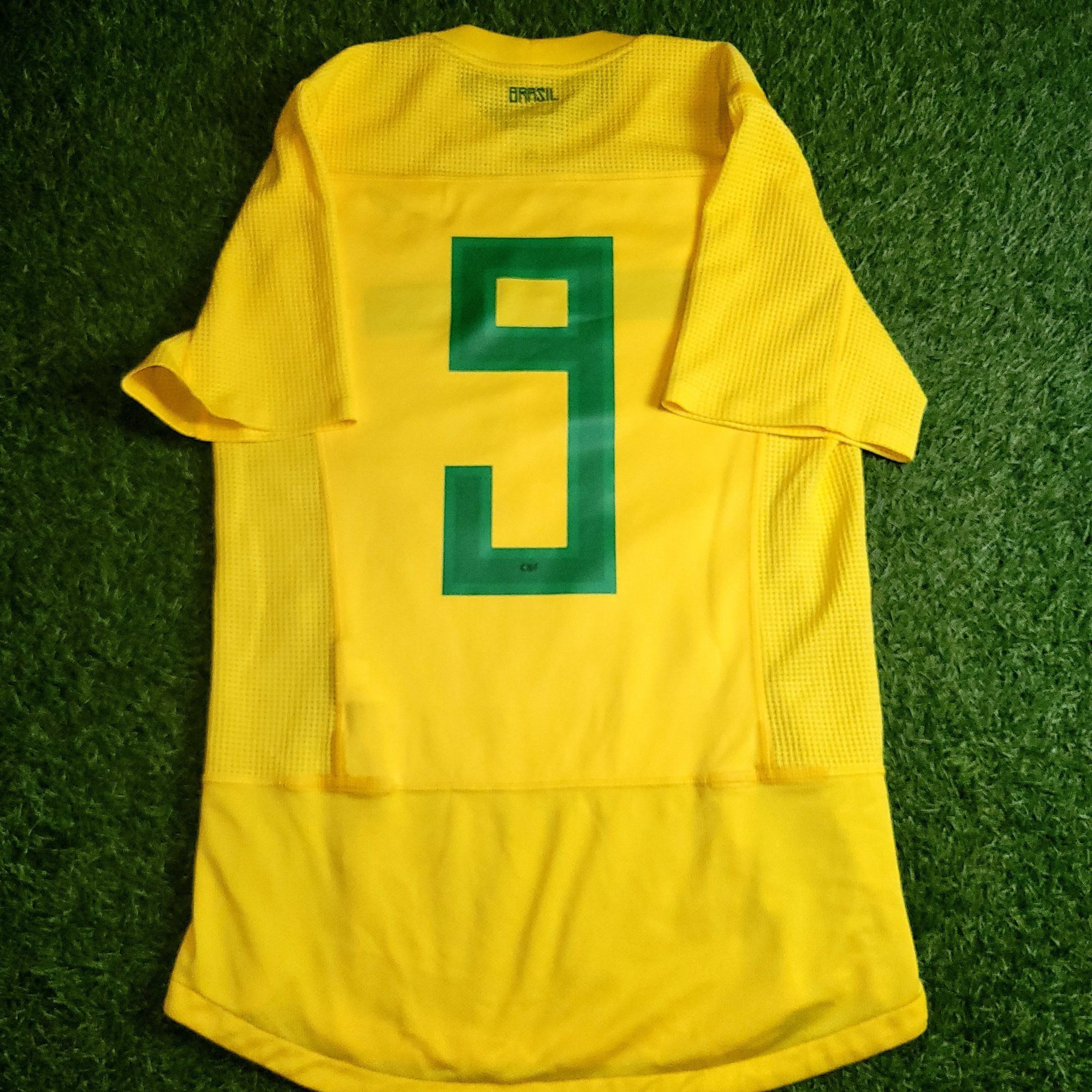 Nike Ronaldo Brazil 2011 PLAYER ISSUE LAST MATCH Soccer Jersey M Size US M / EU 48-50 / 2 - 1 Thumbnail