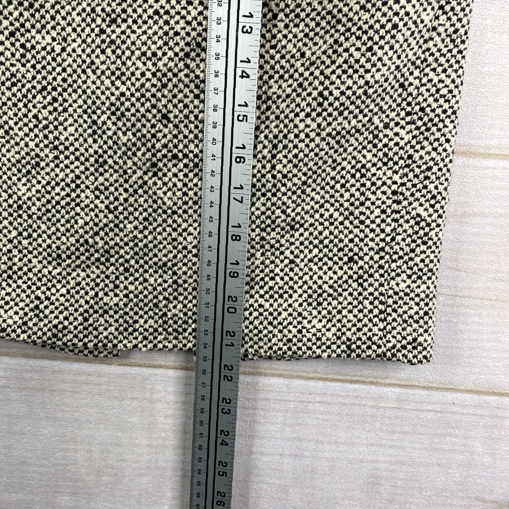 Saks Fifth Avenue Vtg Saks Fifth Avenue Skirt Sz 6 Wool Cashmere Black Cream Tweed Lined Pencil Size 28" / US 6 / IT 42 - 4 Thumbnail