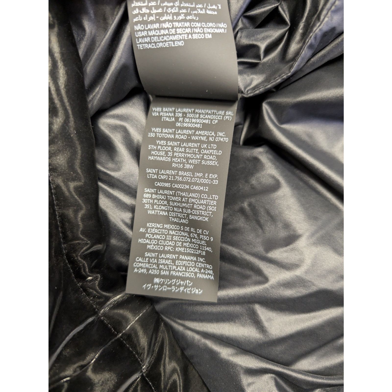 Saint Laurent Paris o1rshd1 CC20 Lacquered Down Puffer Jacket in black technical Size US M / EU 48-50 / 2 - 22 Thumbnail