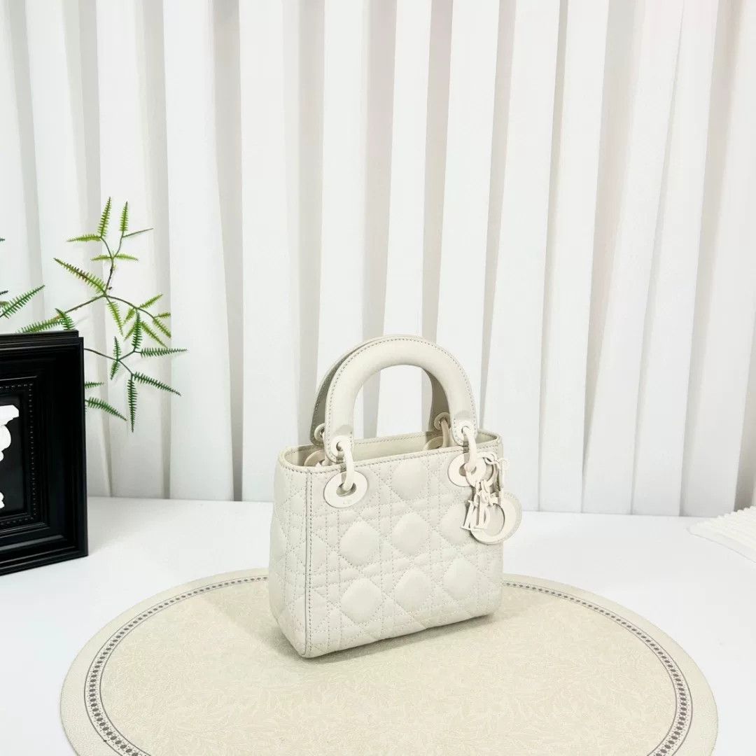 Dior Pre-loved Bag Very good condition Size ONE SIZE - 1 Thumbnail
