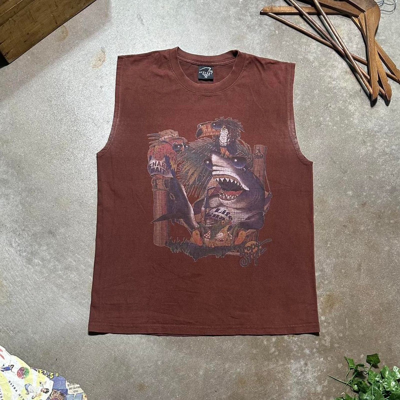 Hanes Vintage 90s Tropical Style Shark Surf Tank Top Print Animal Size US XL / EU 56 / 4 - 1 Thumbnail